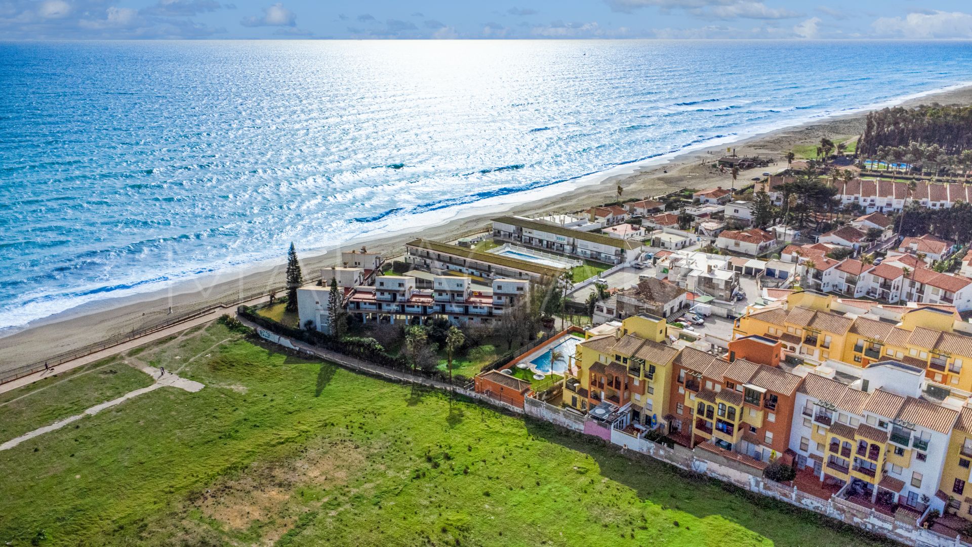 For sale 3 bedrooms ground floor apartment in Manilva Beach