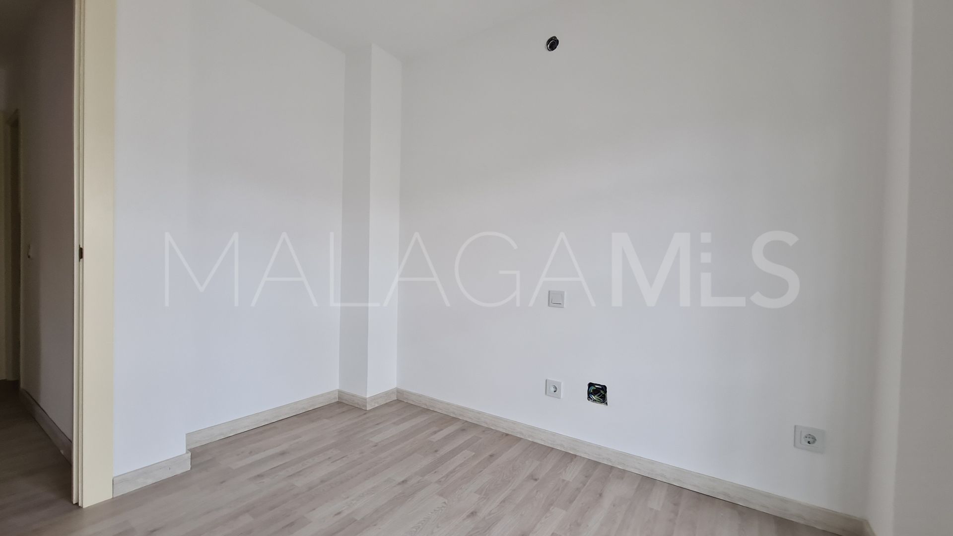 For sale 3 bedrooms ground floor apartment in Manilva Beach