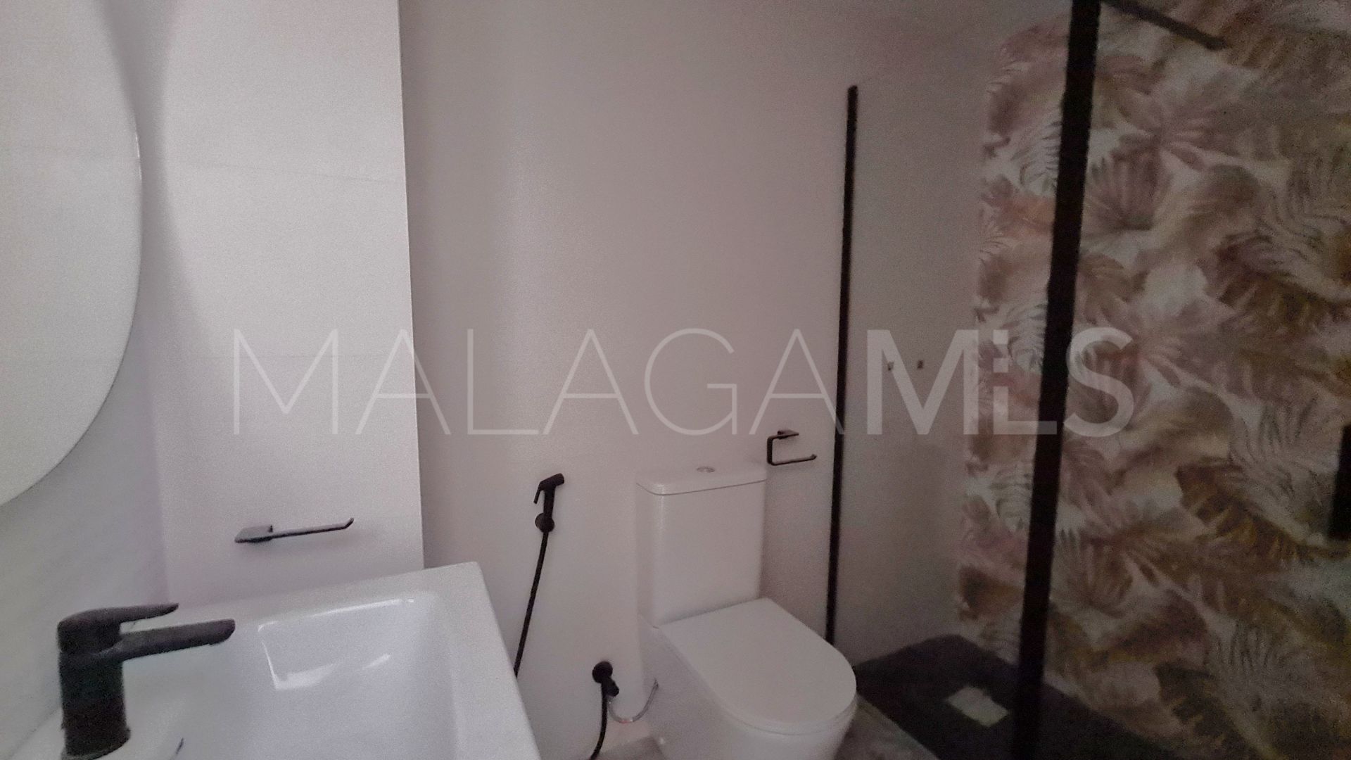 For sale 3 bedrooms ground floor apartment in Manilva Beach