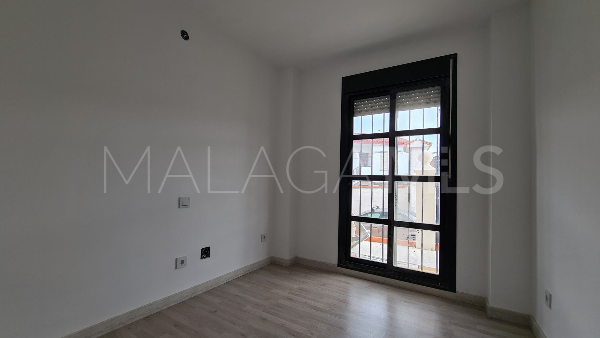 For sale 3 bedrooms ground floor apartment in Manilva Beach