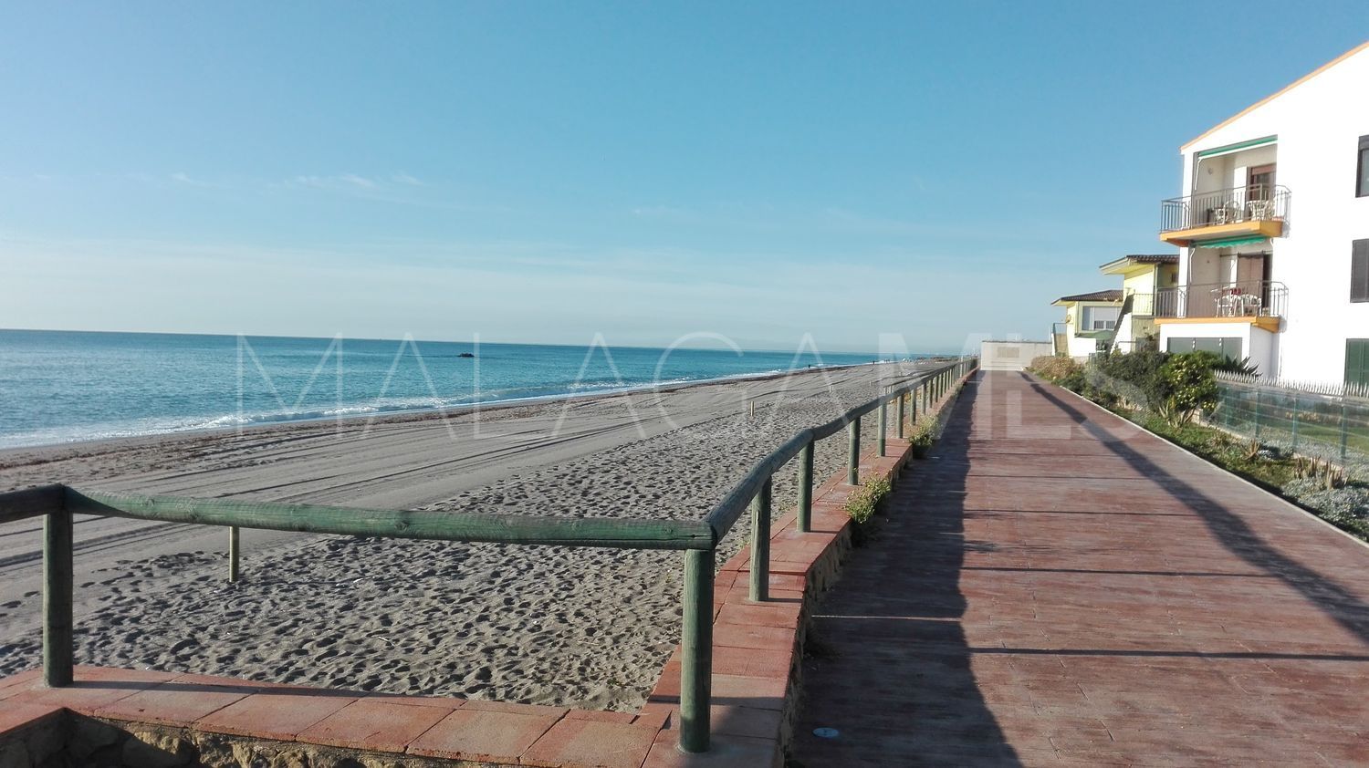 For sale 3 bedrooms ground floor apartment in Manilva Beach