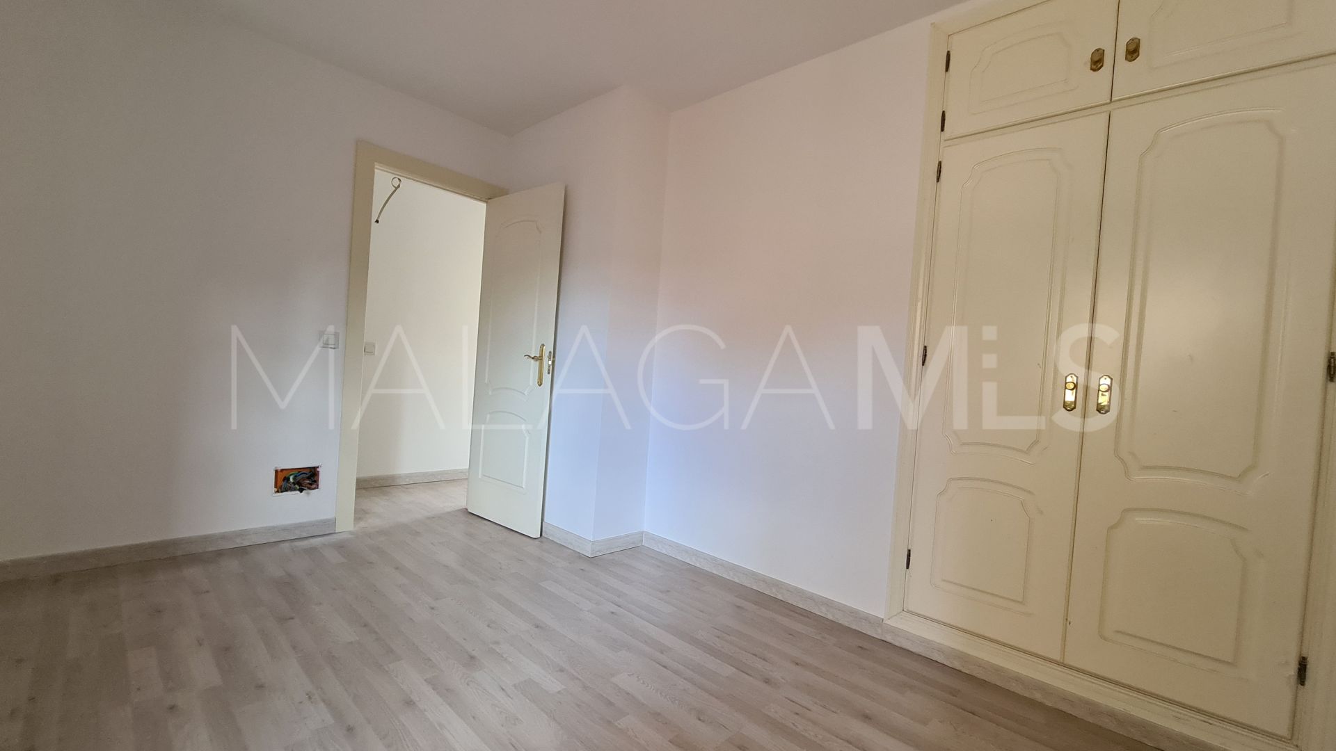 For sale 3 bedrooms ground floor apartment in Manilva Beach