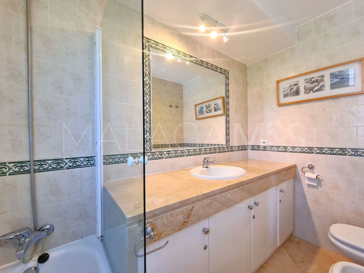 Pareado for sale de 3 bedrooms in La Duquesa Golf