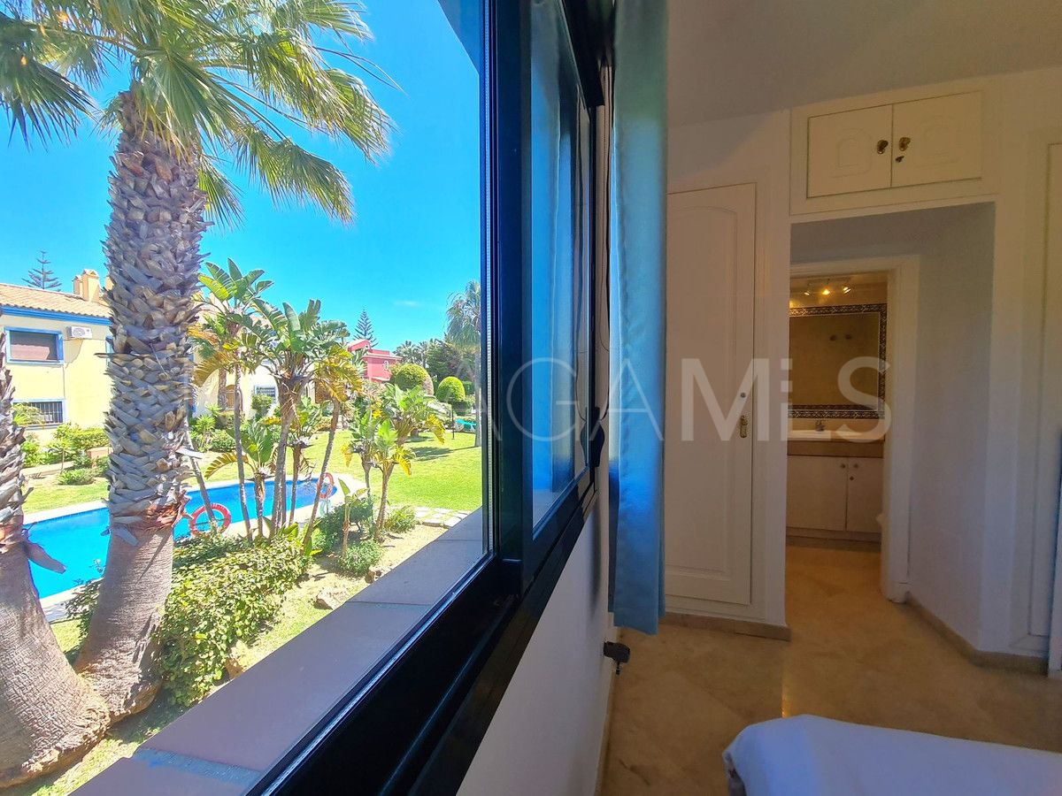 Pareado for sale de 3 bedrooms in La Duquesa Golf