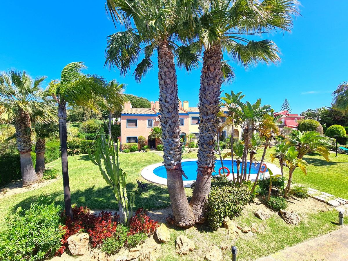 Pareado for sale de 3 bedrooms in La Duquesa Golf