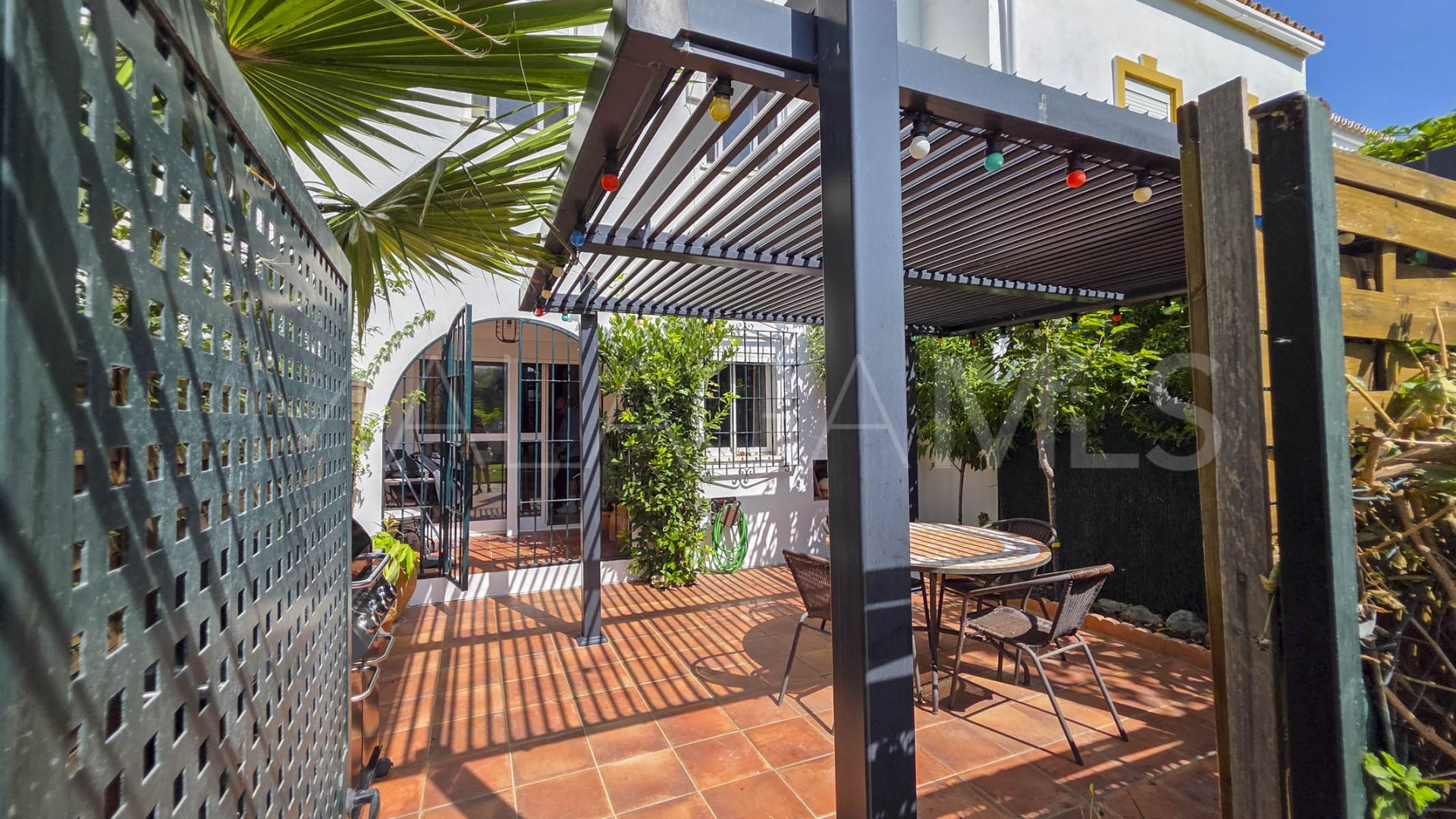 Radhus for sale in Casares Playa