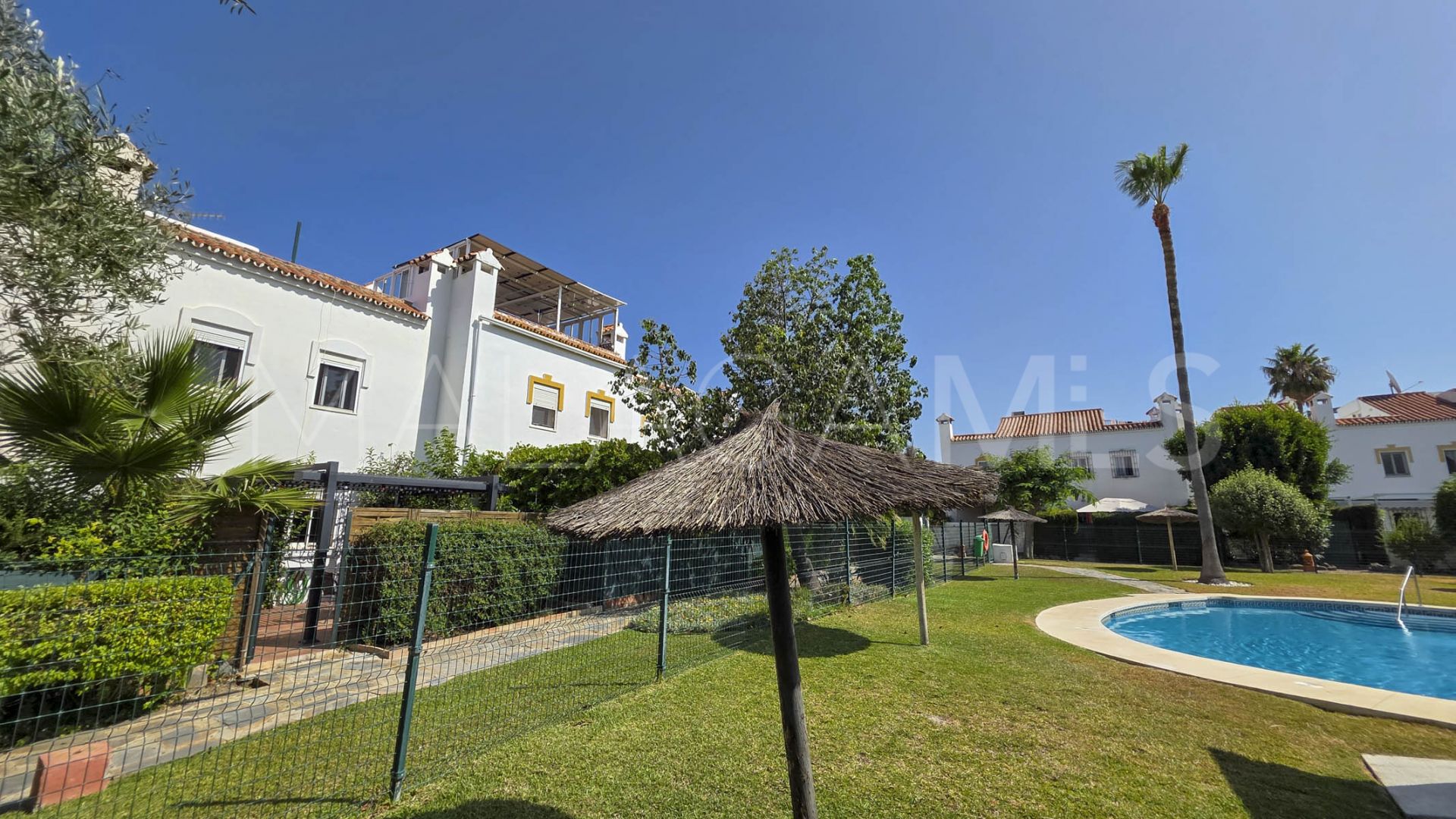Radhus for sale in Casares Playa