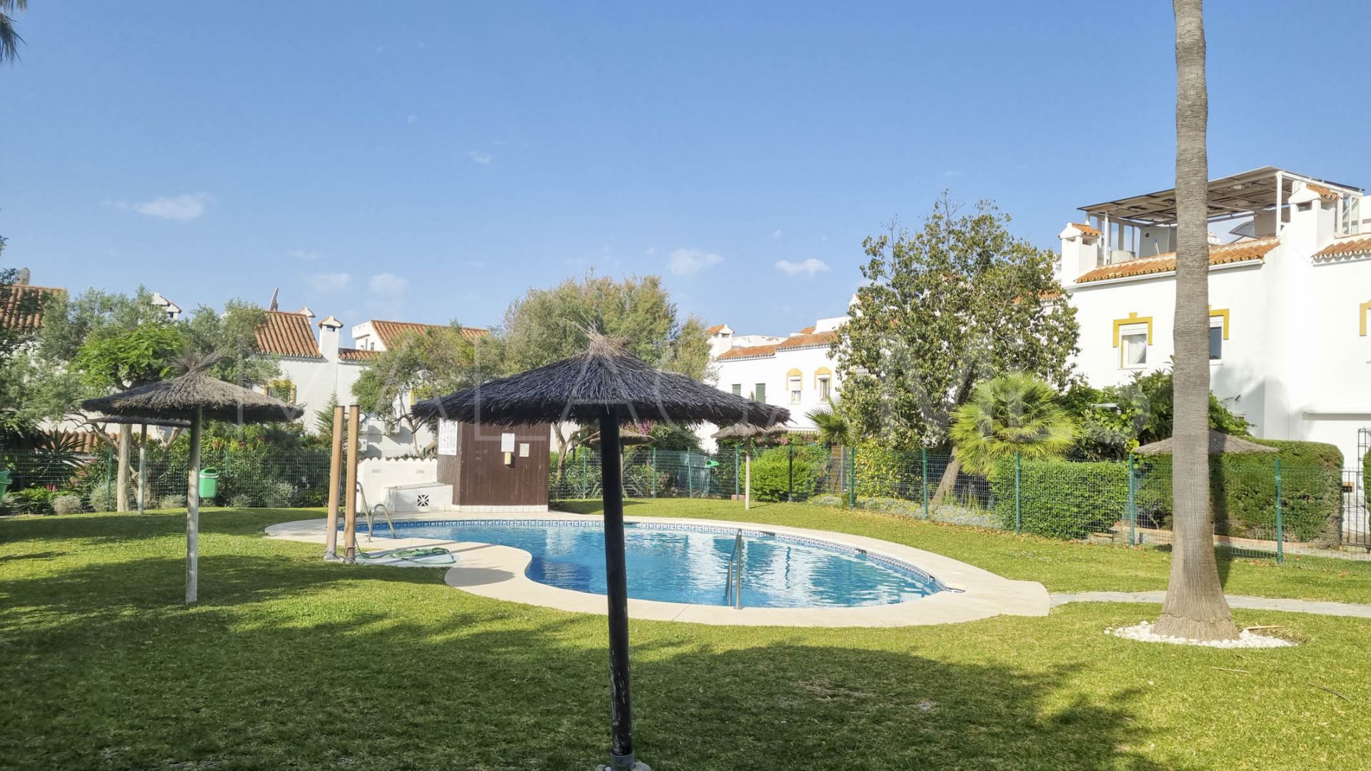 Radhus for sale in Casares Playa