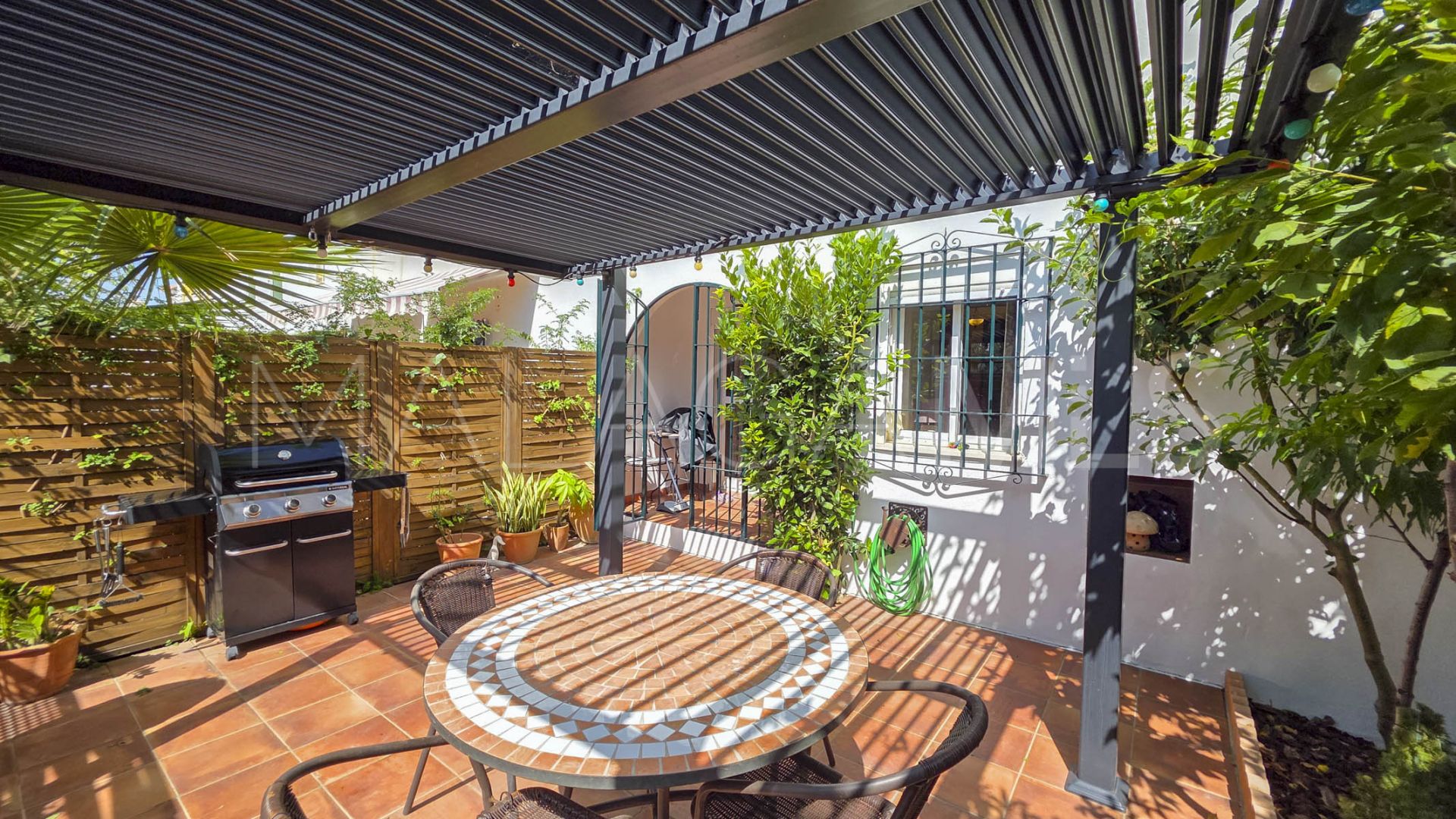 Radhus for sale in Casares Playa