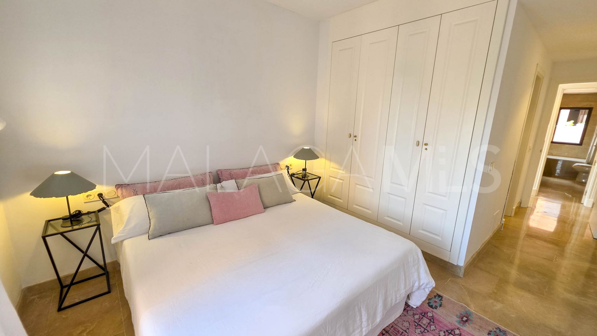 For sale apartment with 2 bedrooms in Manilva