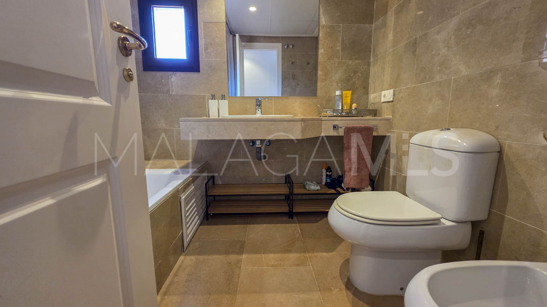 For sale apartment with 2 bedrooms in Manilva