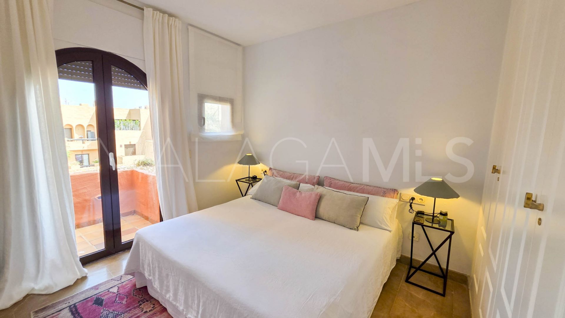 For sale apartment with 2 bedrooms in Manilva