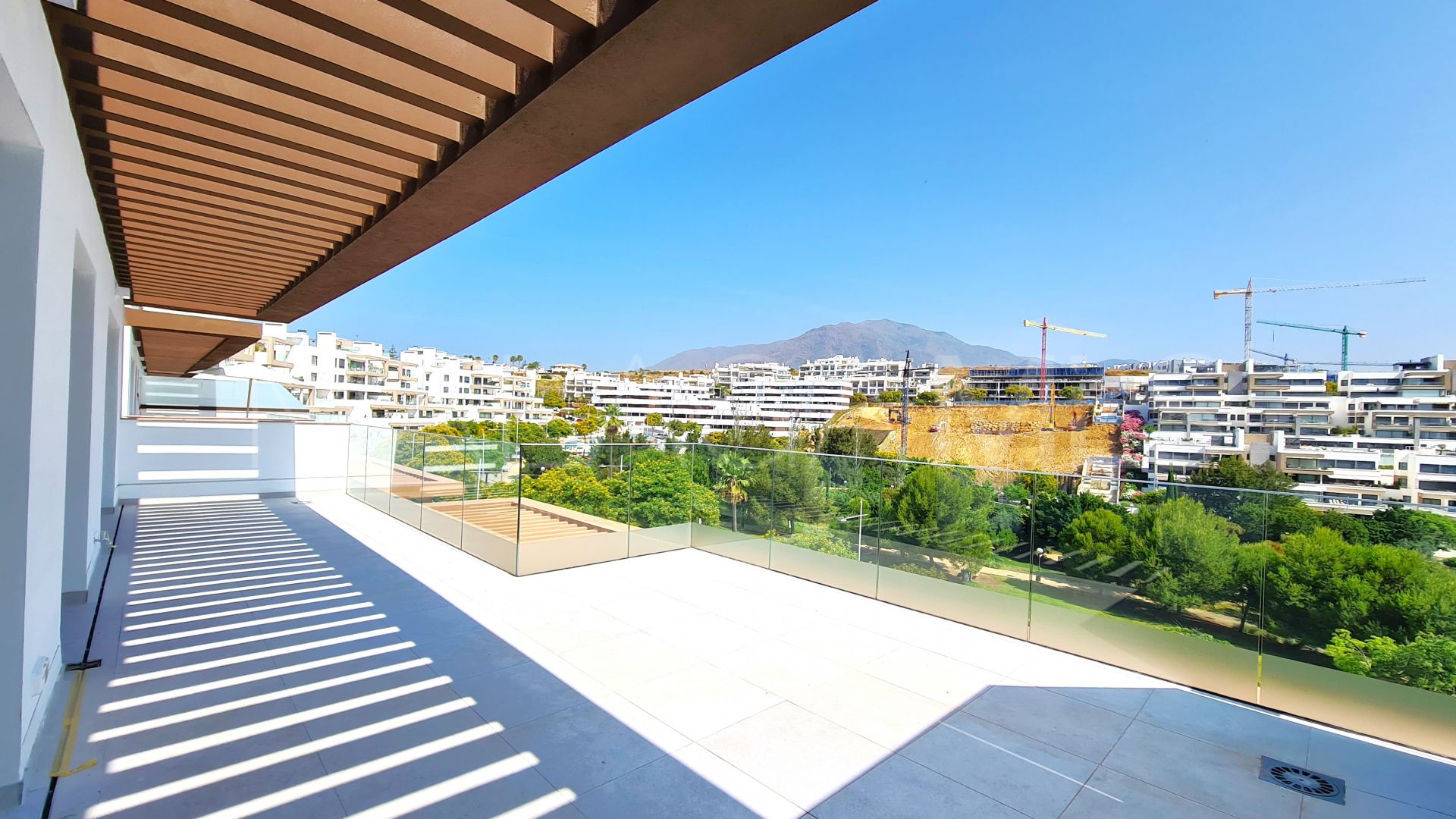 Duplex penthouse for sale in Estepona Ville