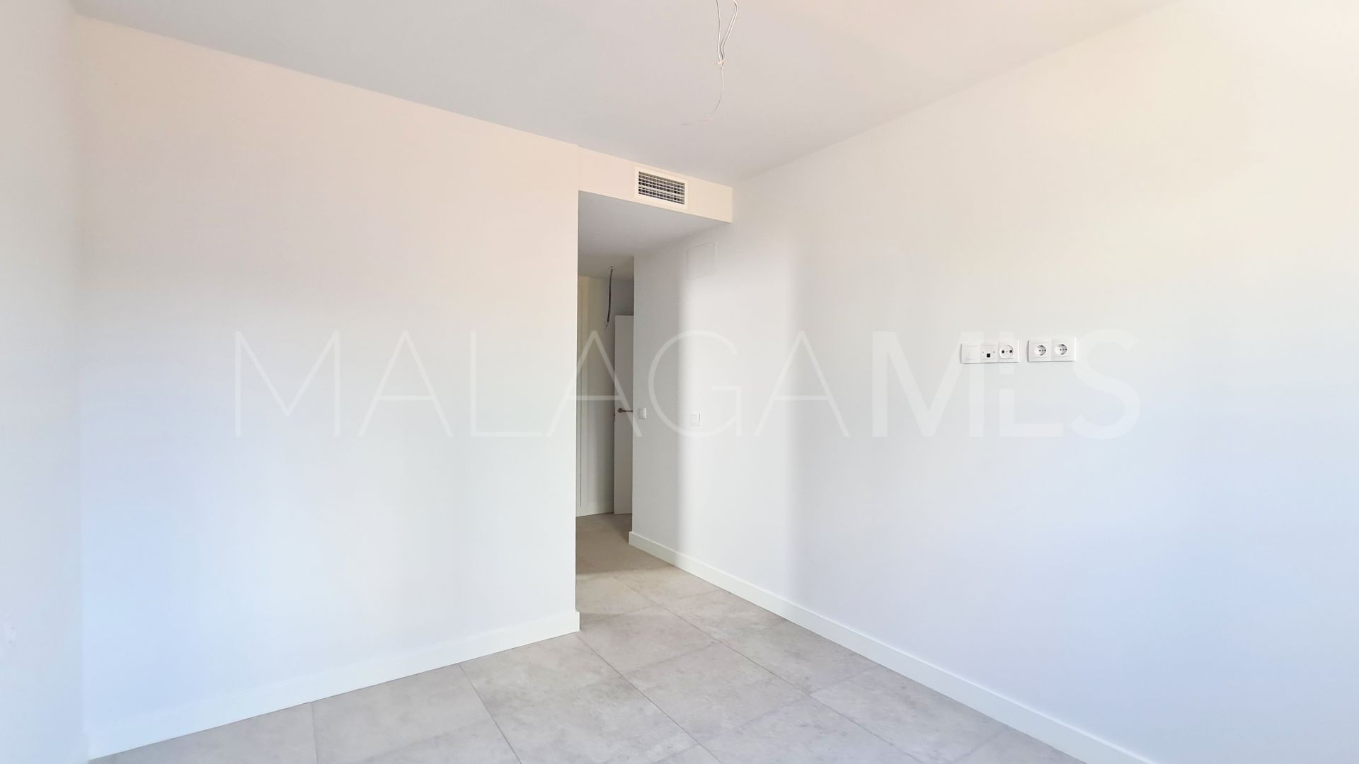 Duplex penthouse for sale in Estepona Ville