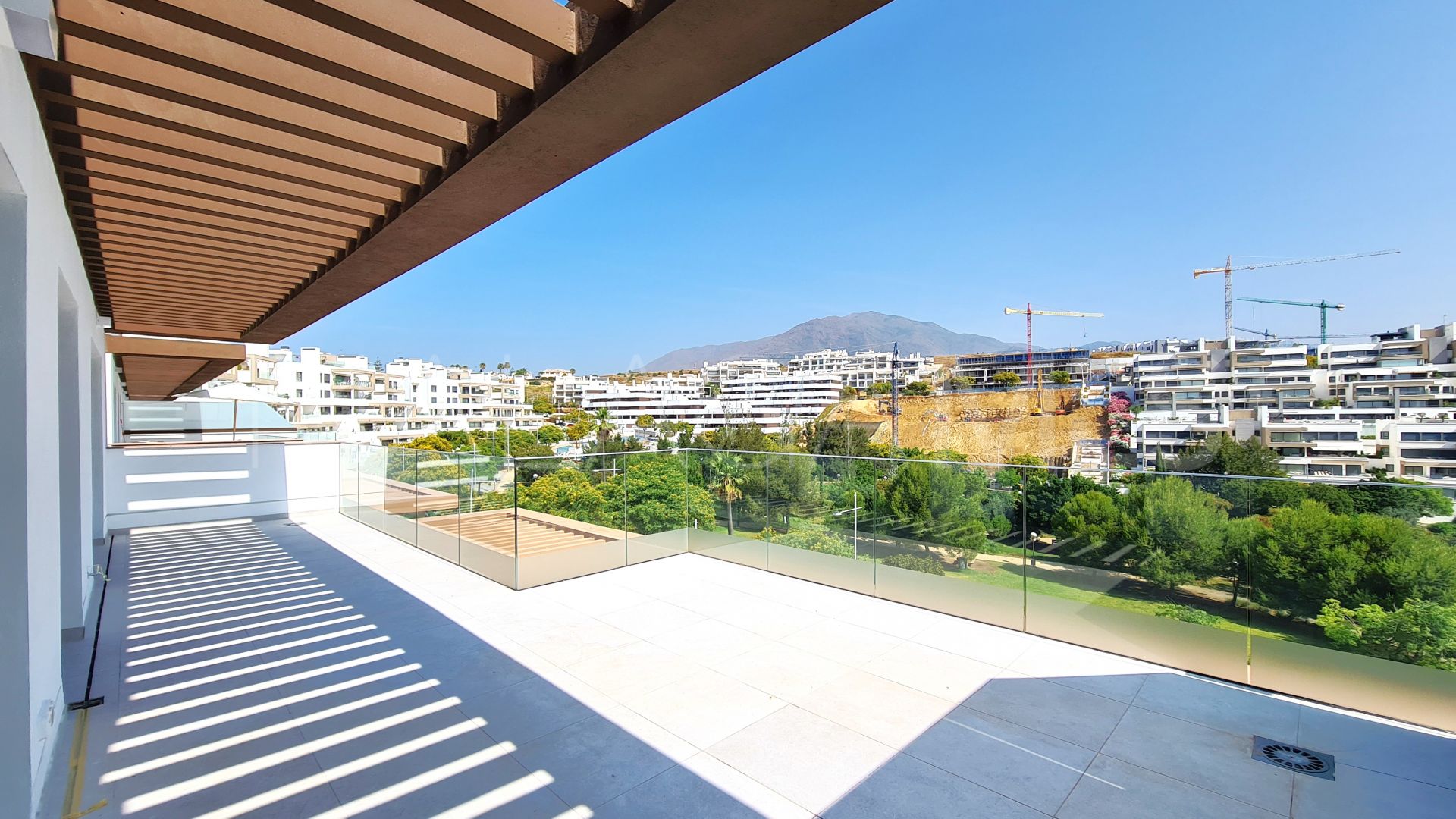 Duplex penthouse for sale in Estepona Ville