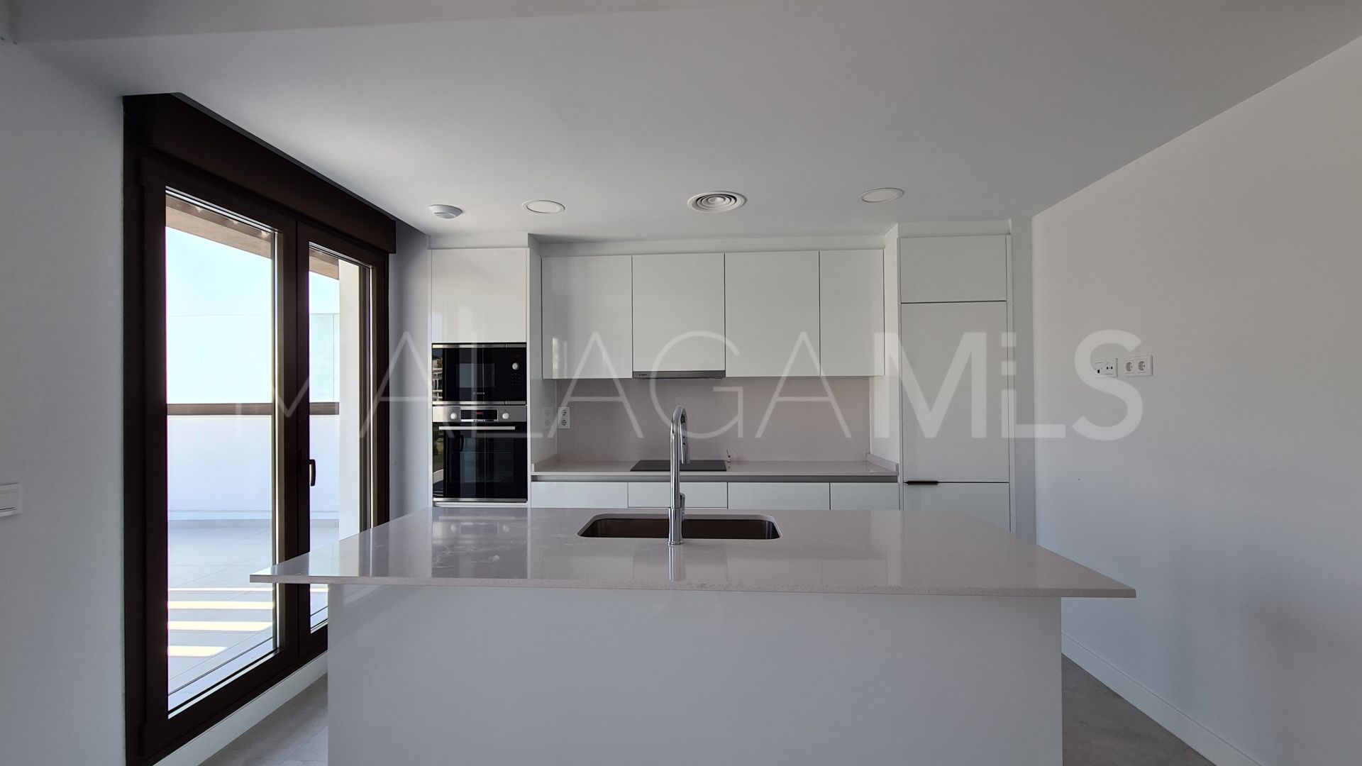 Duplex penthouse for sale in Estepona Ville