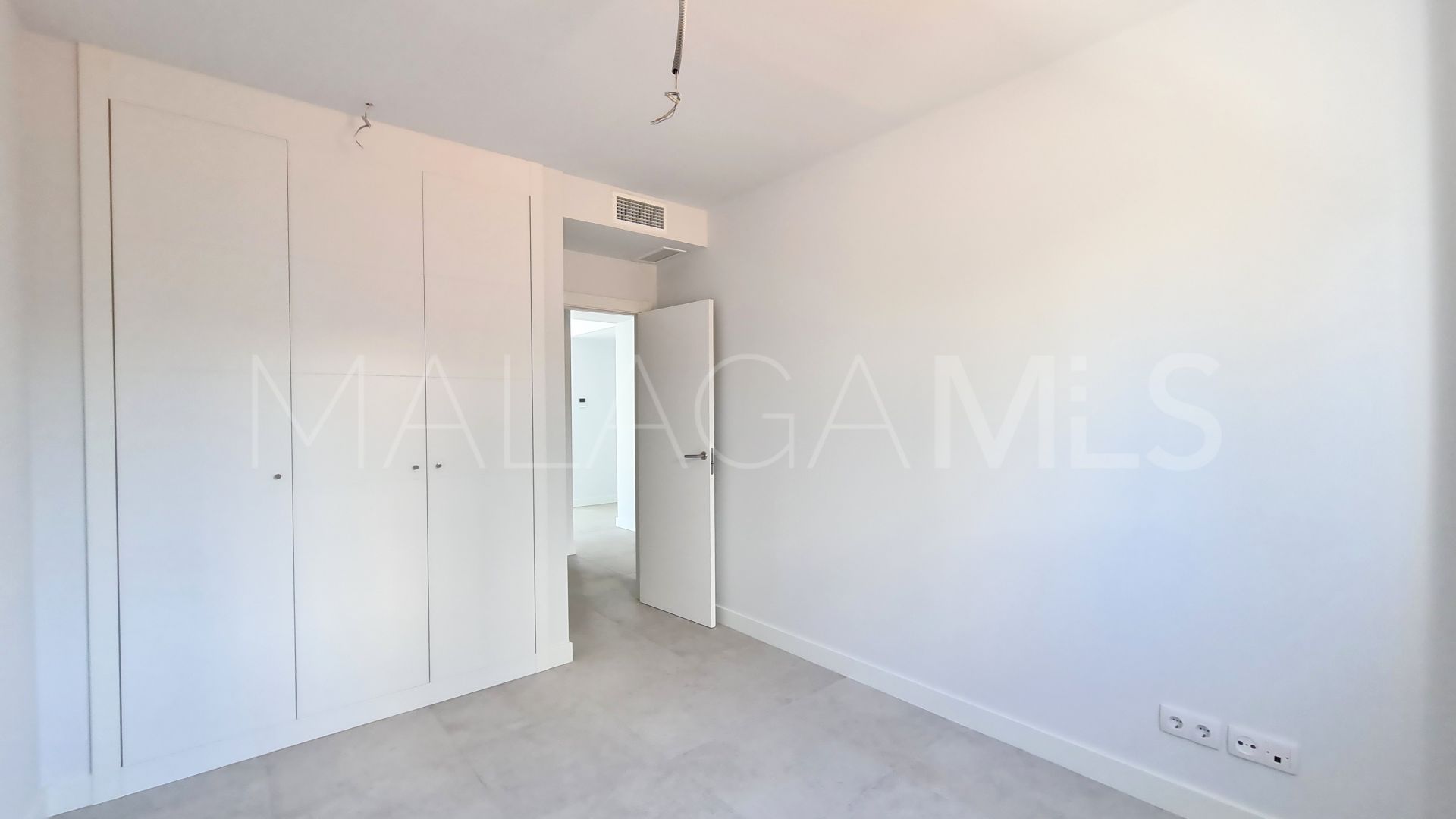 Duplex penthouse for sale in Estepona Ville