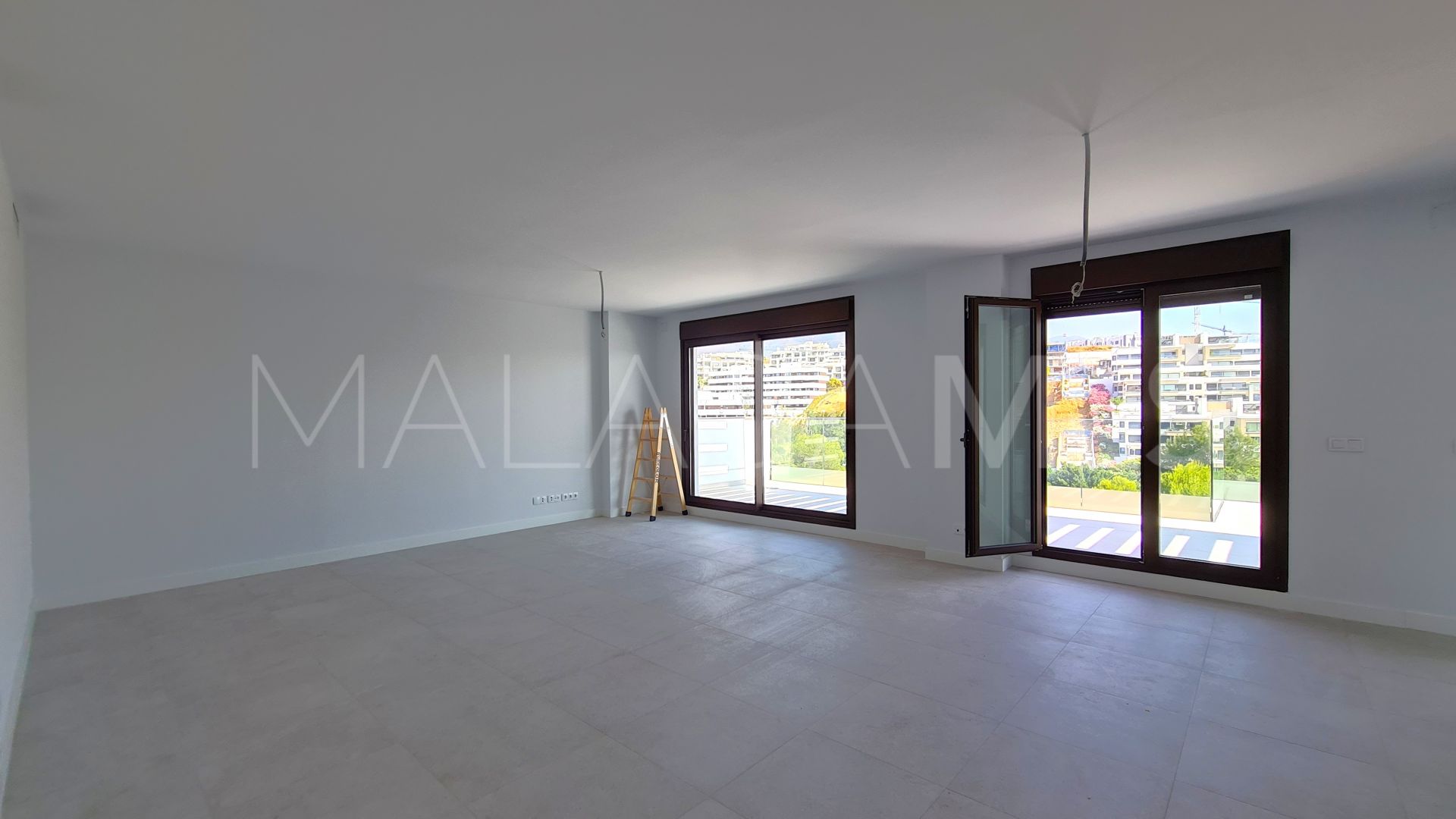 Duplex penthouse for sale in Estepona Ville