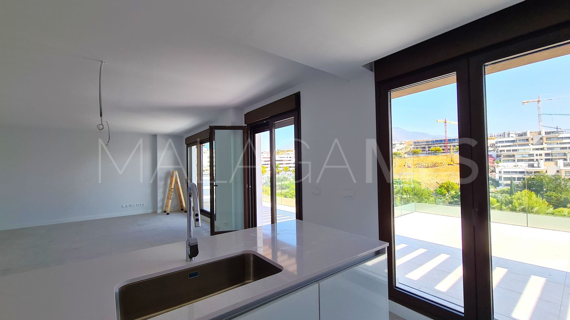 Duplex penthouse for sale in Estepona Ville