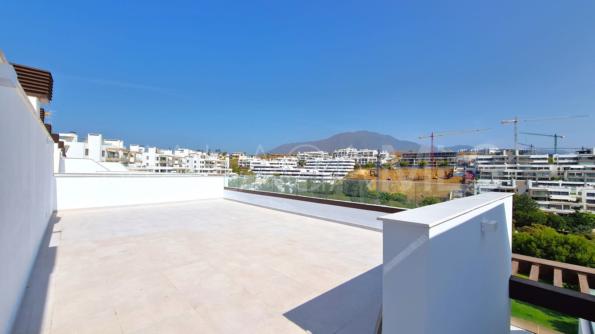 Duplex penthouse for sale in Estepona Ville
