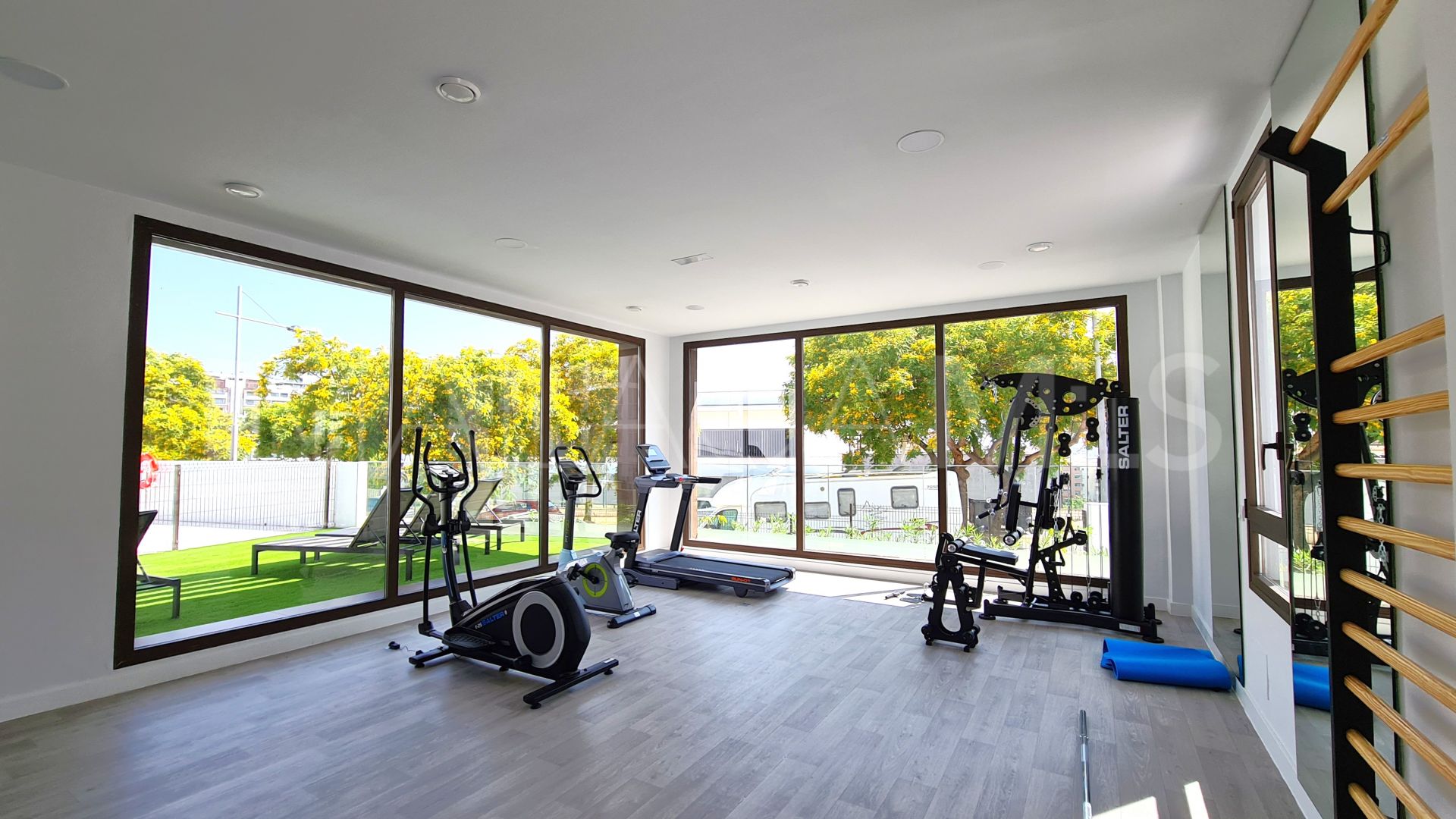 Duplex penthouse for sale in Estepona Ville