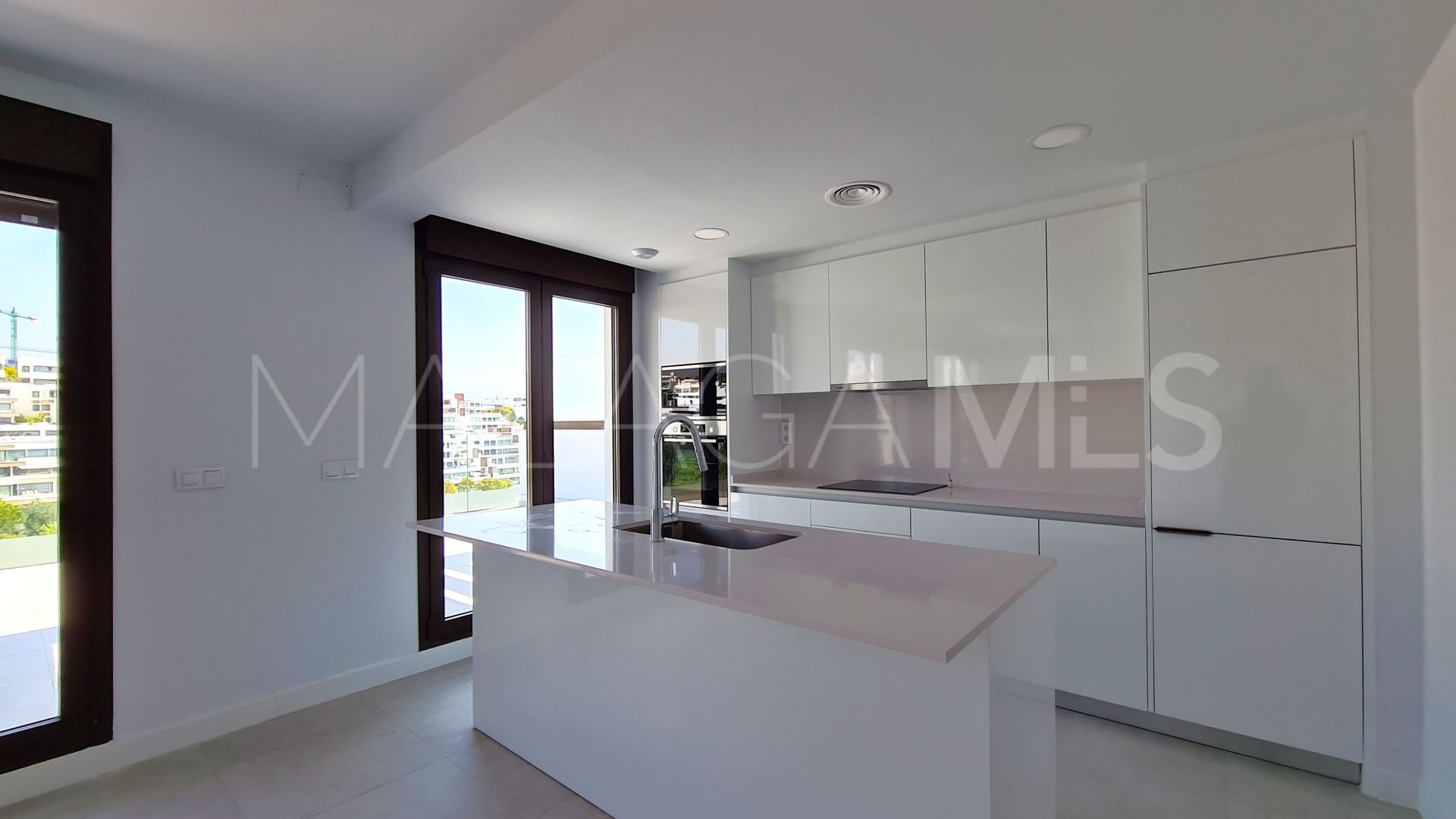 Duplex penthouse for sale in Estepona Ville