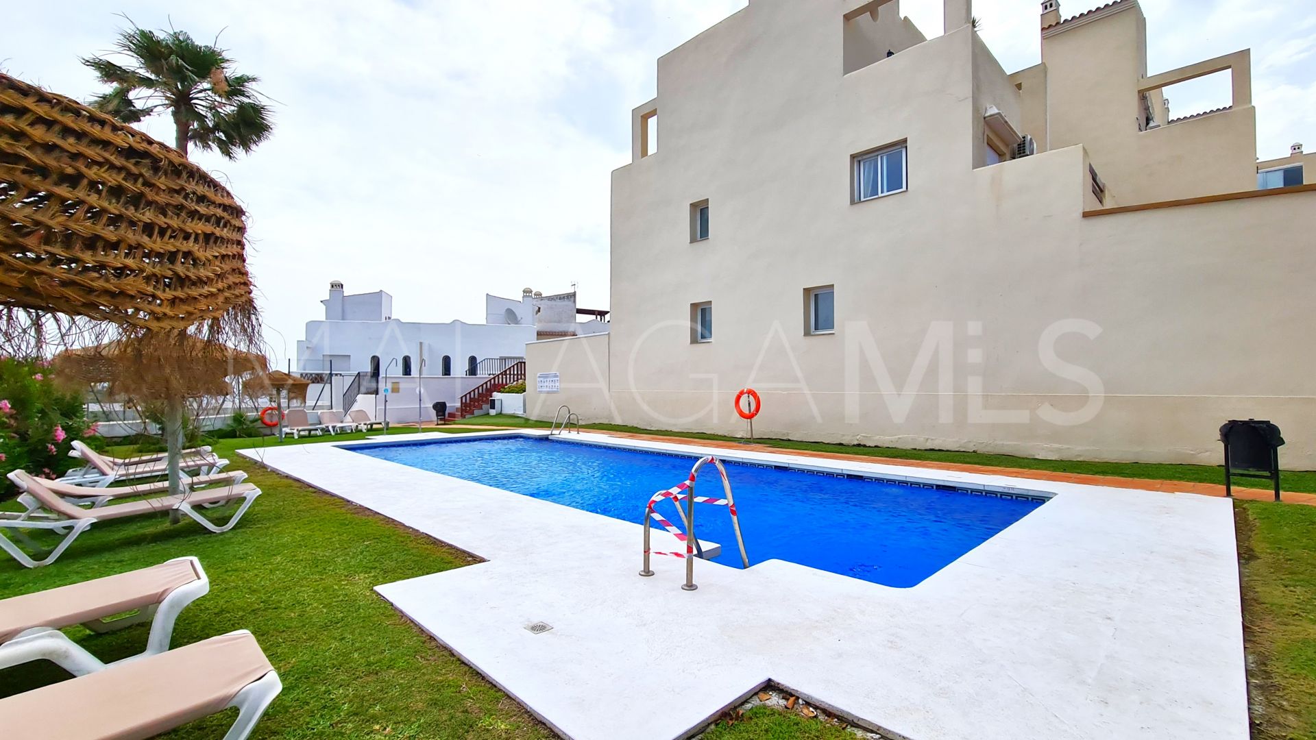Apartamento planta baja with 2 bedrooms a la venta in Bahia de Casares