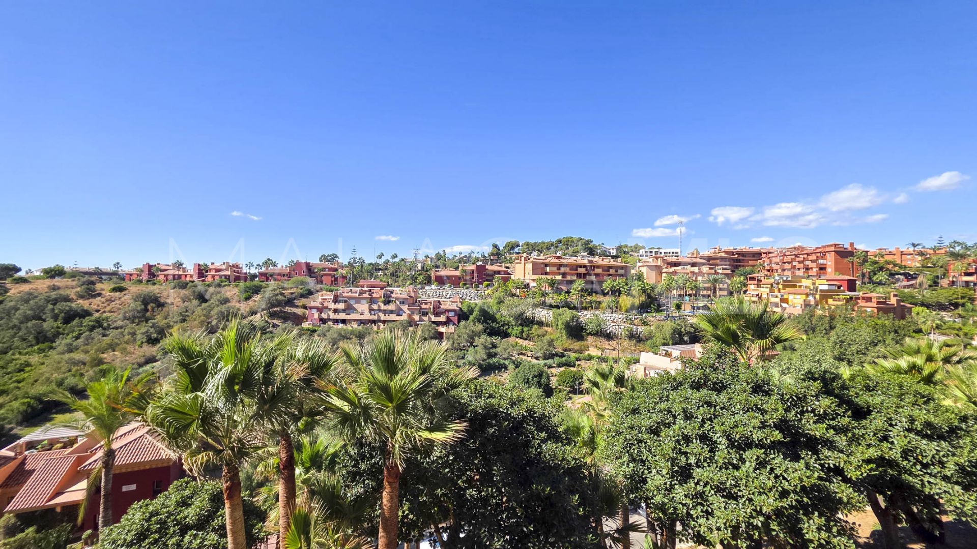 Buy duplex de 2 bedrooms in La Reserva de Marbella