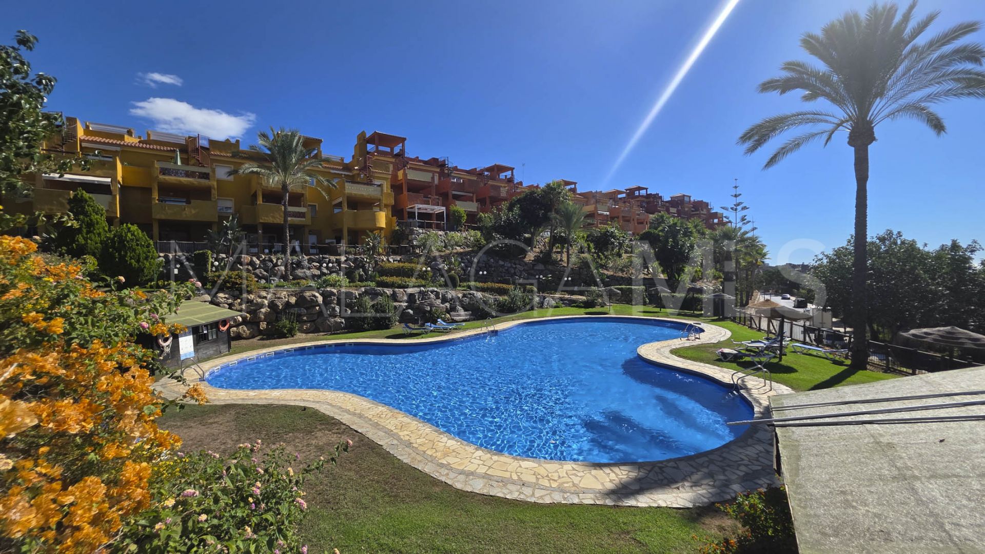 Buy duplex de 2 bedrooms in La Reserva de Marbella