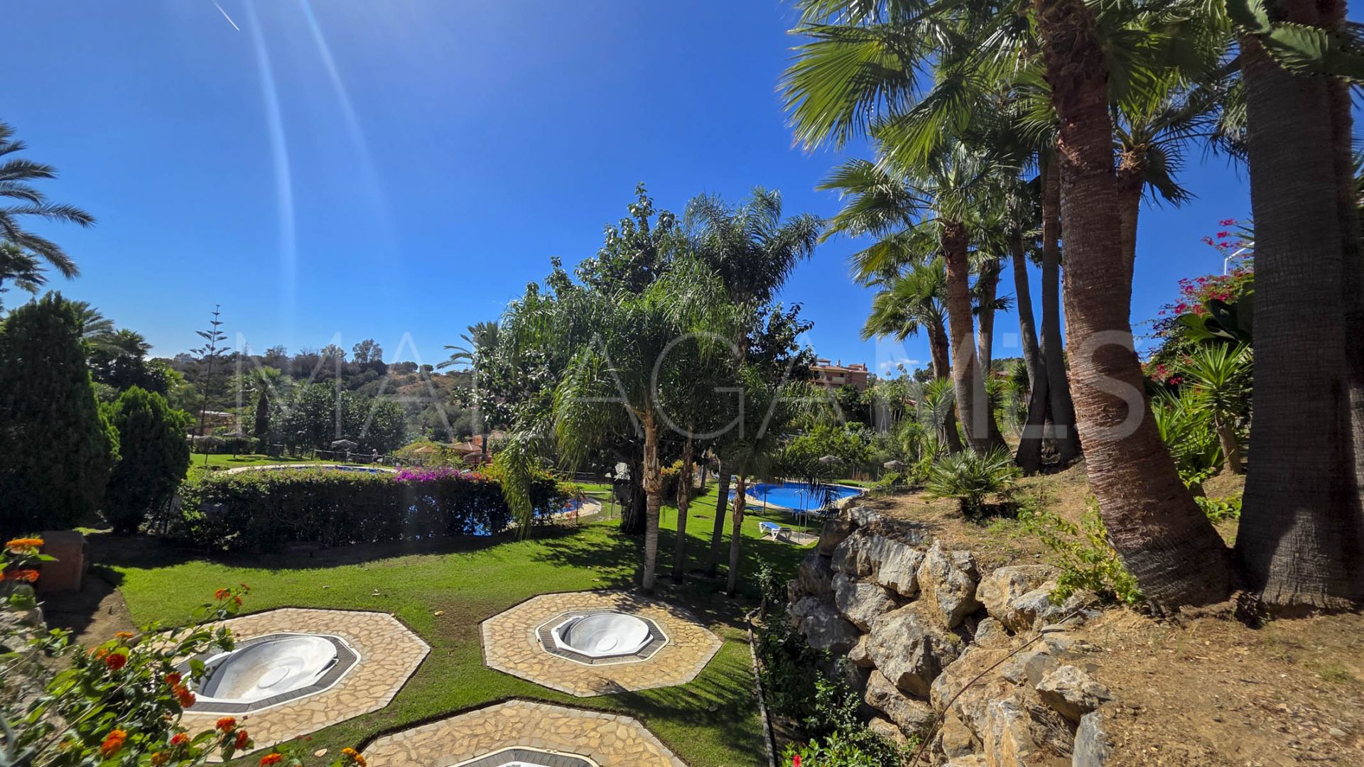 Buy duplex de 2 bedrooms in La Reserva de Marbella