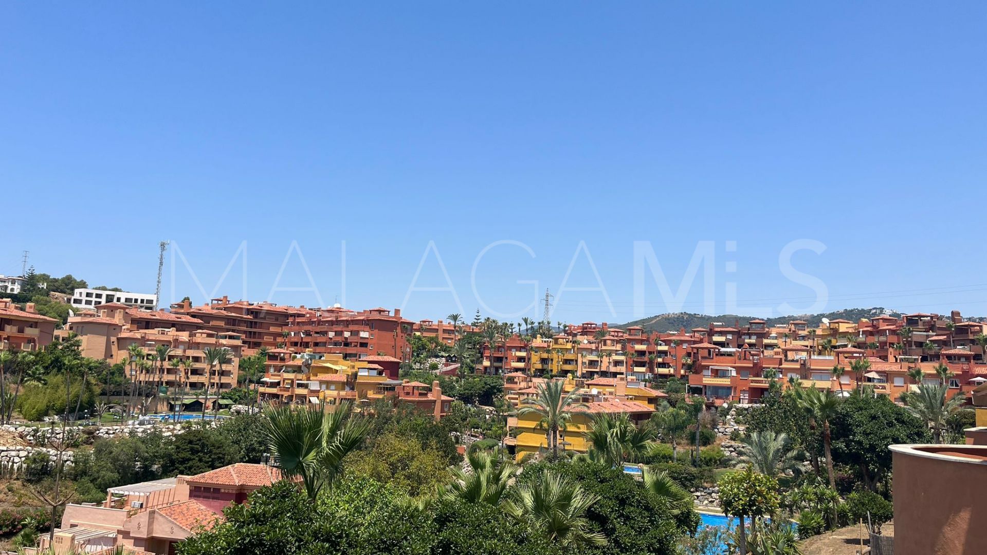 For sale duplex with 2 bedrooms in La Reserva de Marbella