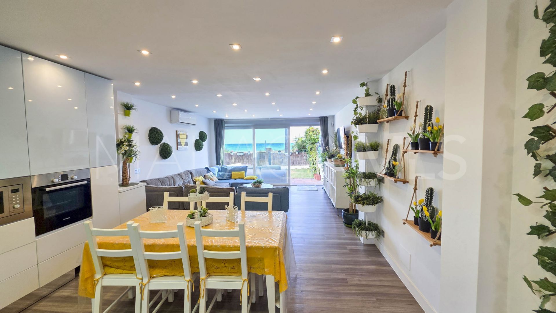 Apartamento planta baja with 1 bedroom a la venta in Marina de Casares