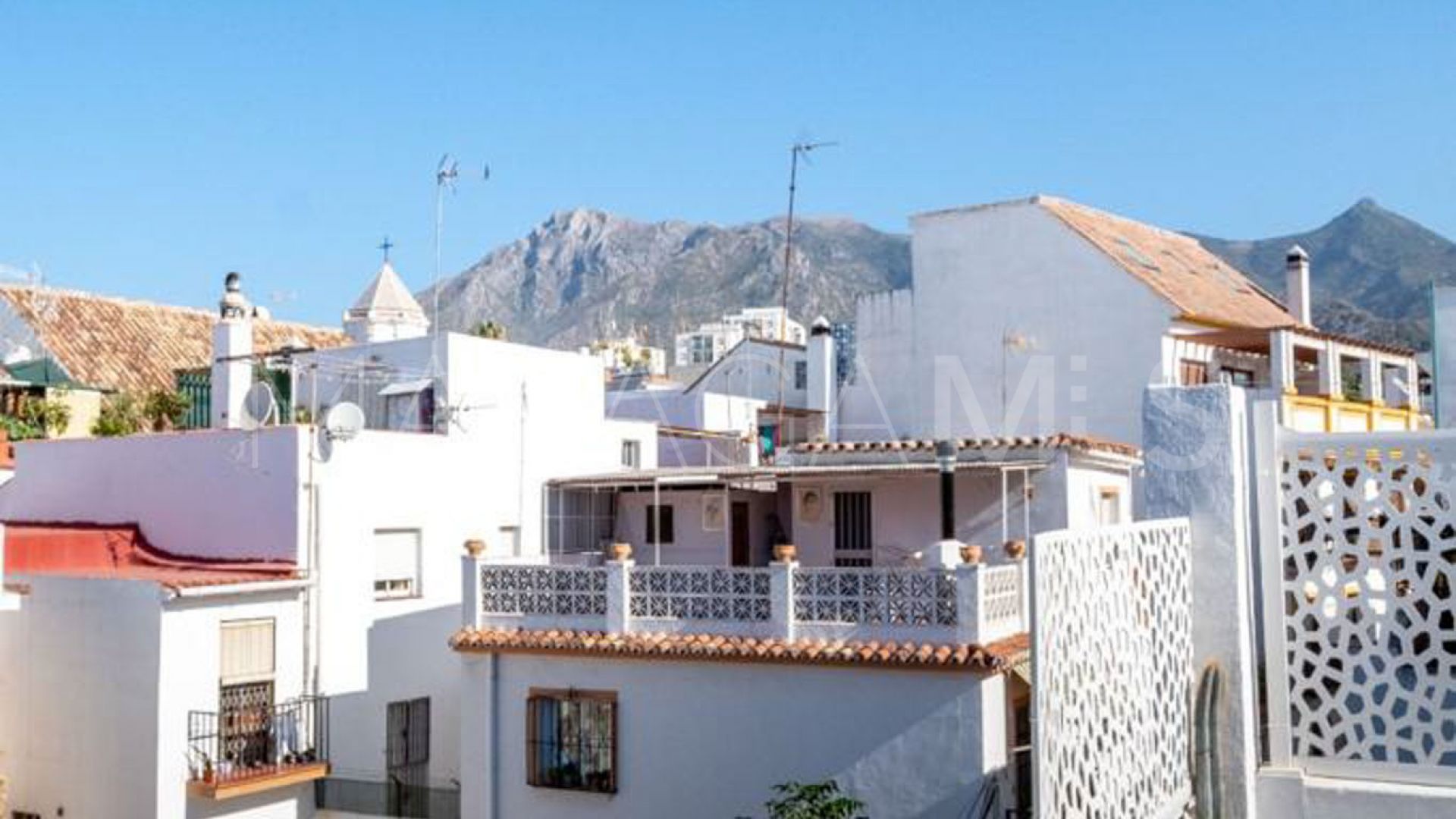 Casco antiguo 6 bedrooms villa for sale