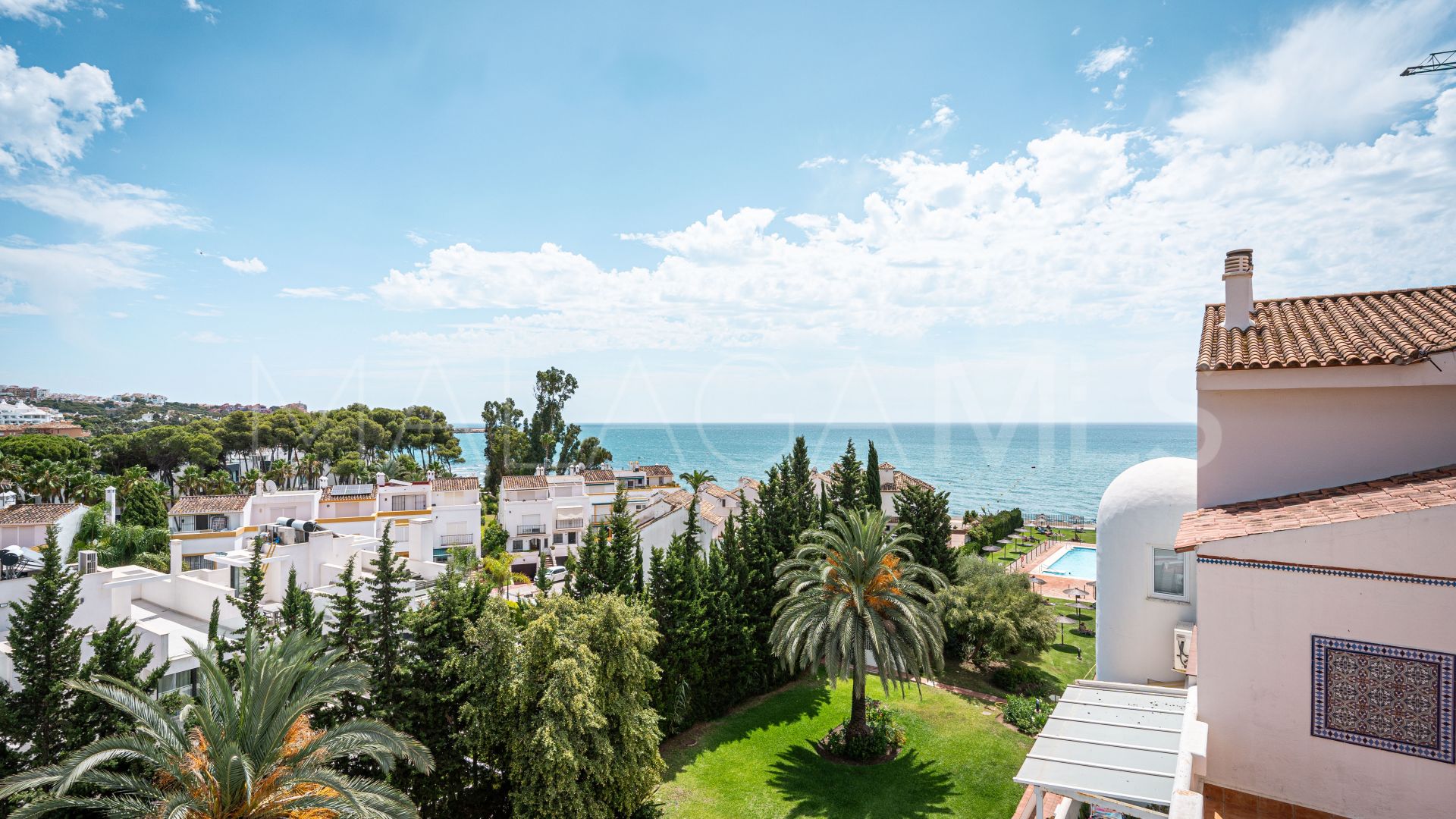 Buy apartamento in Estepona Playa