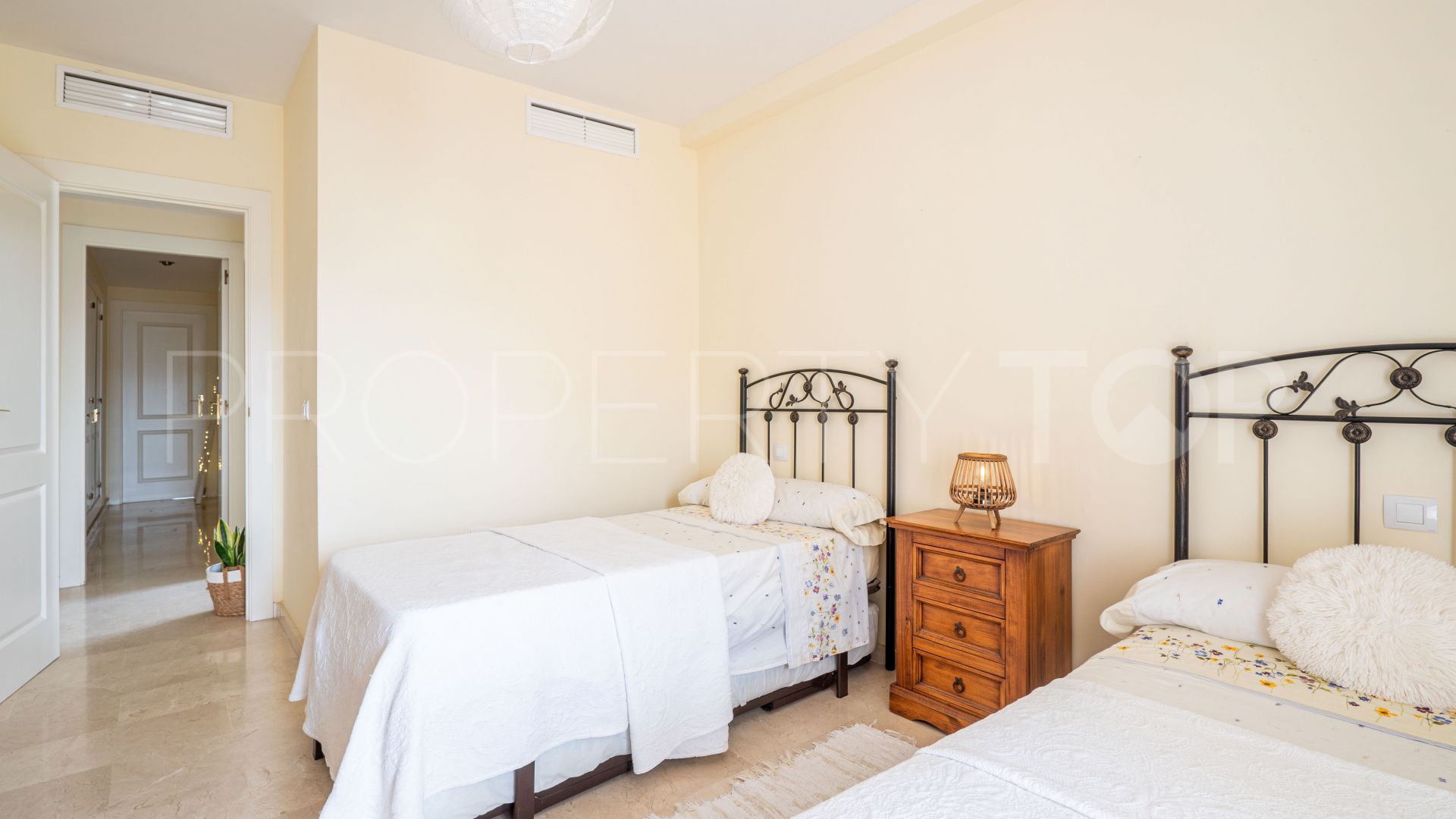 2 bedrooms apartment for sale in La Duquesa