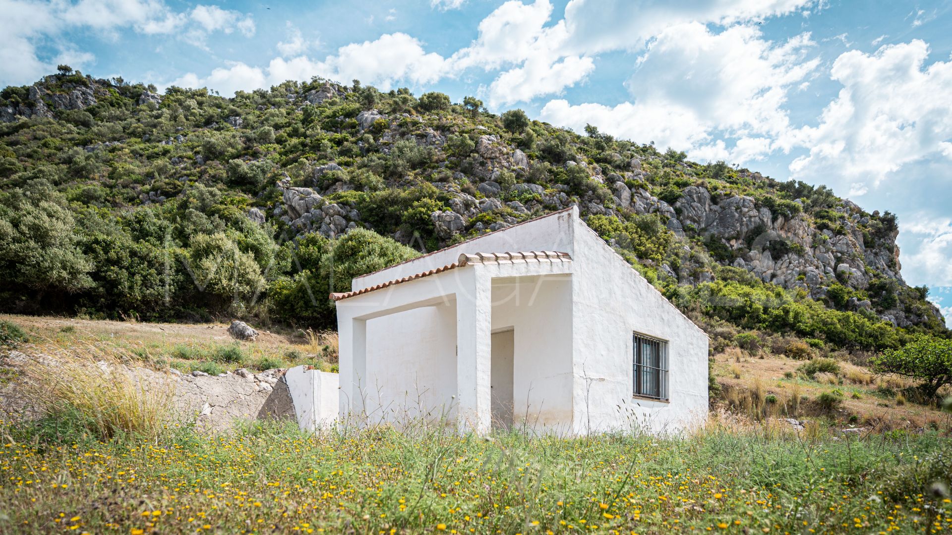 Finca for sale in Casares