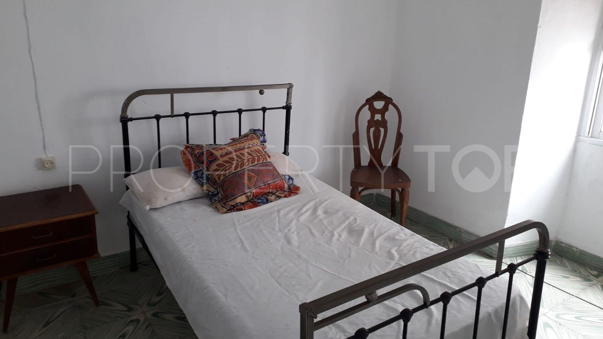 For sale Jimena de La Frontera town house with 8 bedrooms