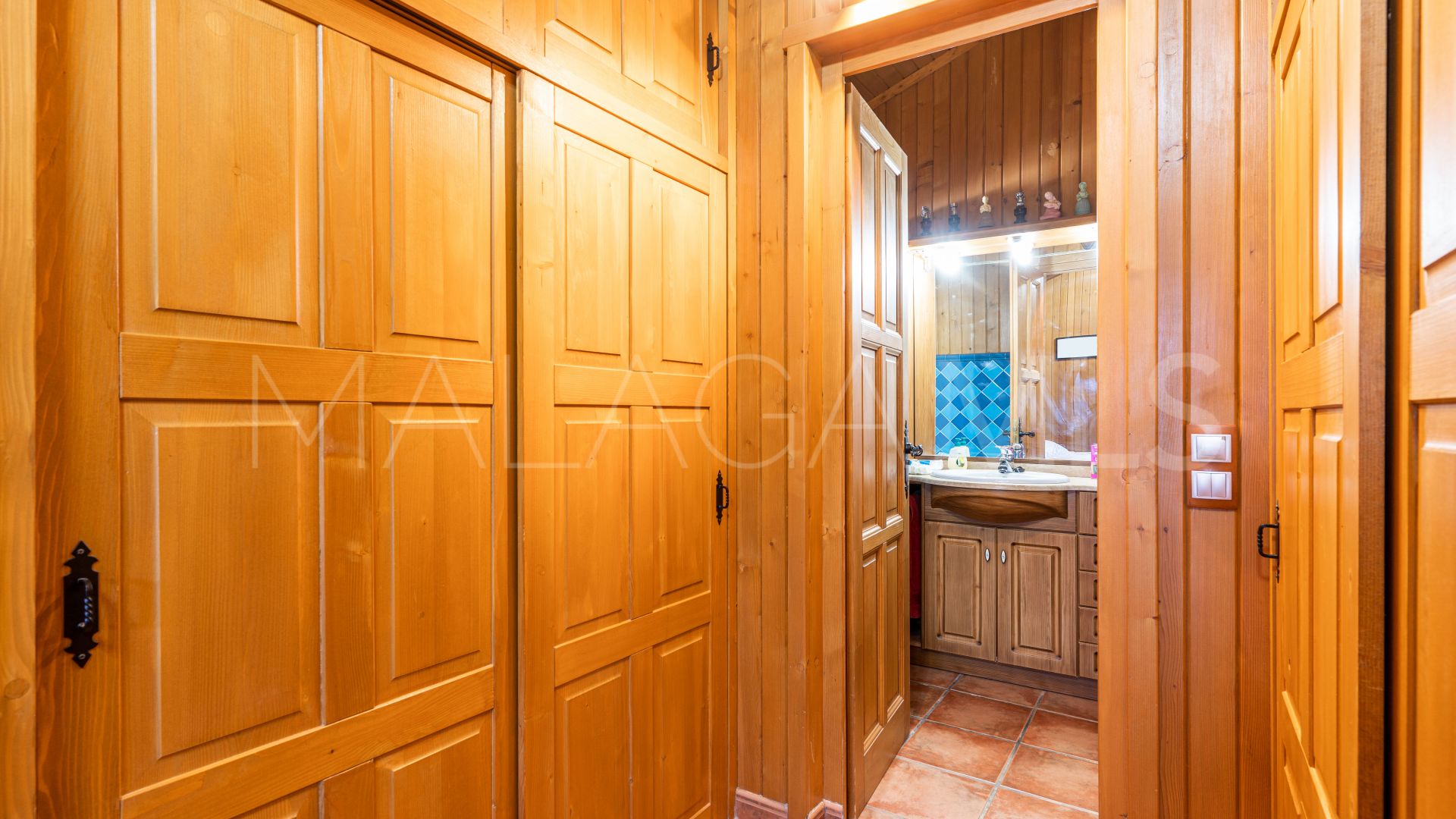 Se vende casa in Estepona with 3 bedrooms
