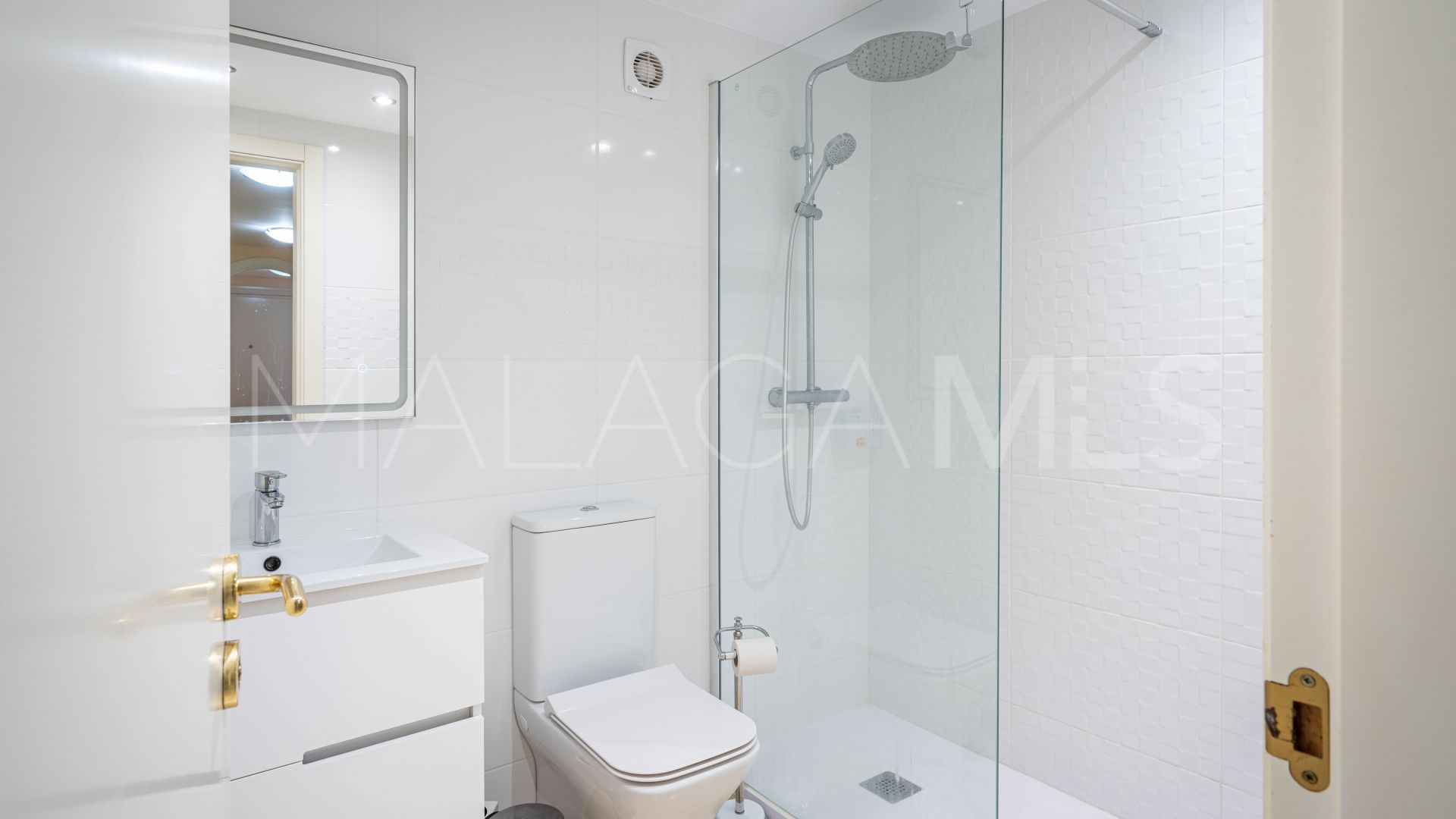 Buy apartamento planta baja de 3 bedrooms in La Duquesa