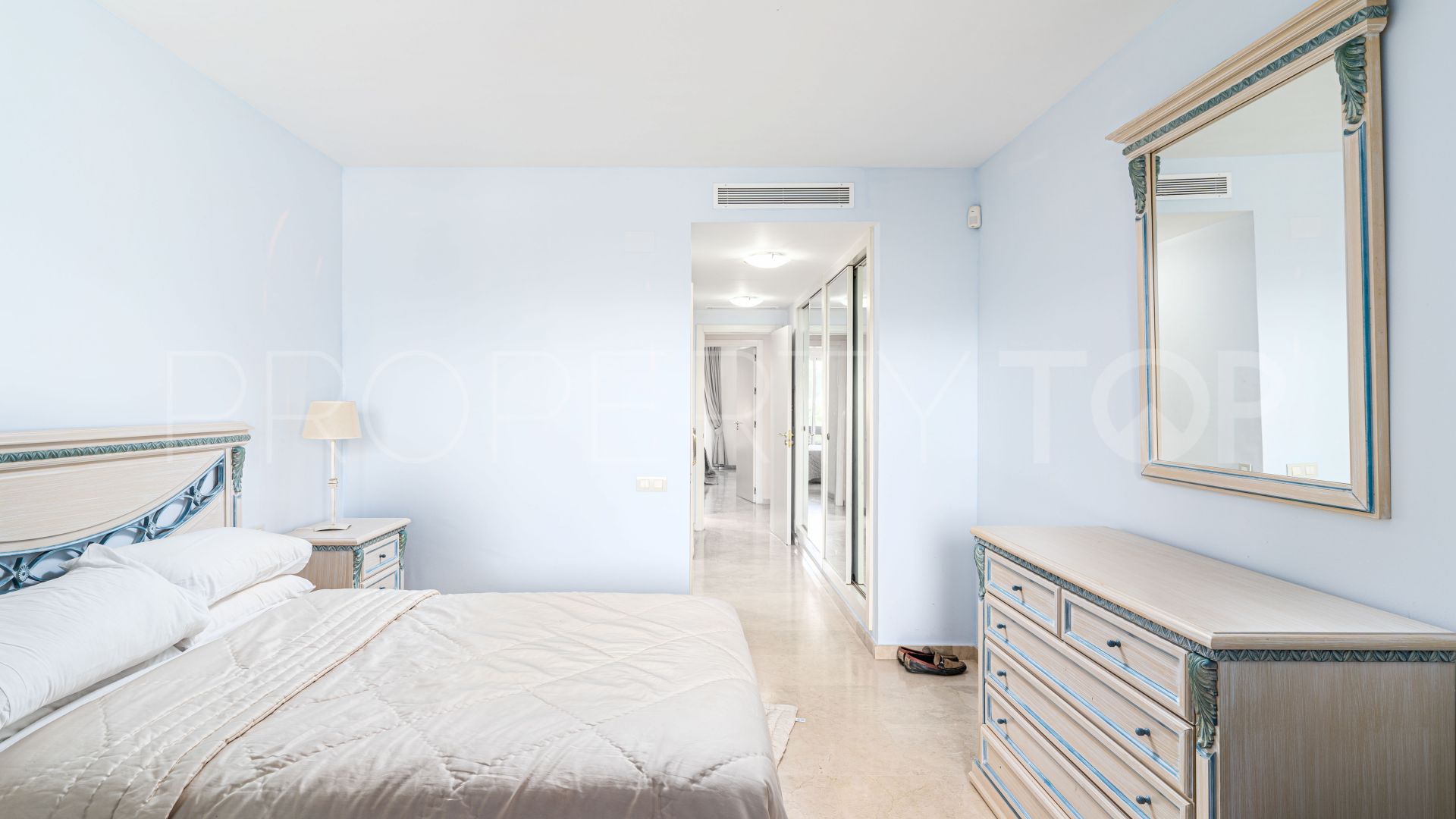 Comprar apartamento planta baja de 3 dormitorios en La Duquesa