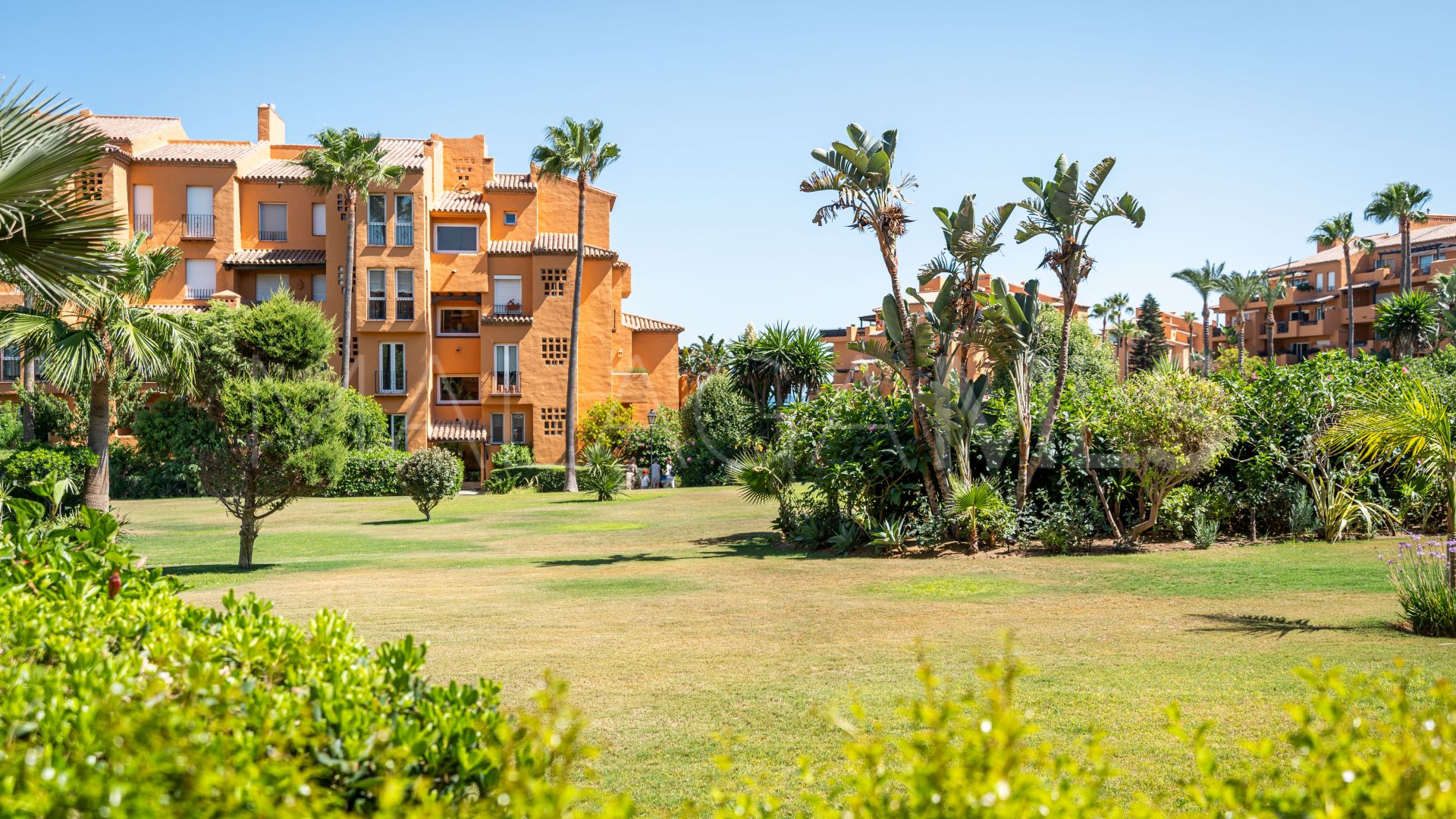 3 bedrooms ground floor apartment in La Duquesa for sale