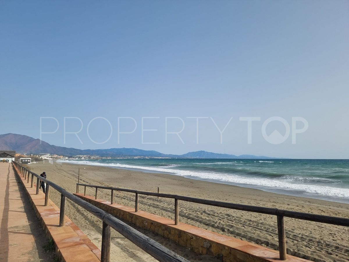 For sale ground floor apartment in La Duquesa with 2 bedrooms