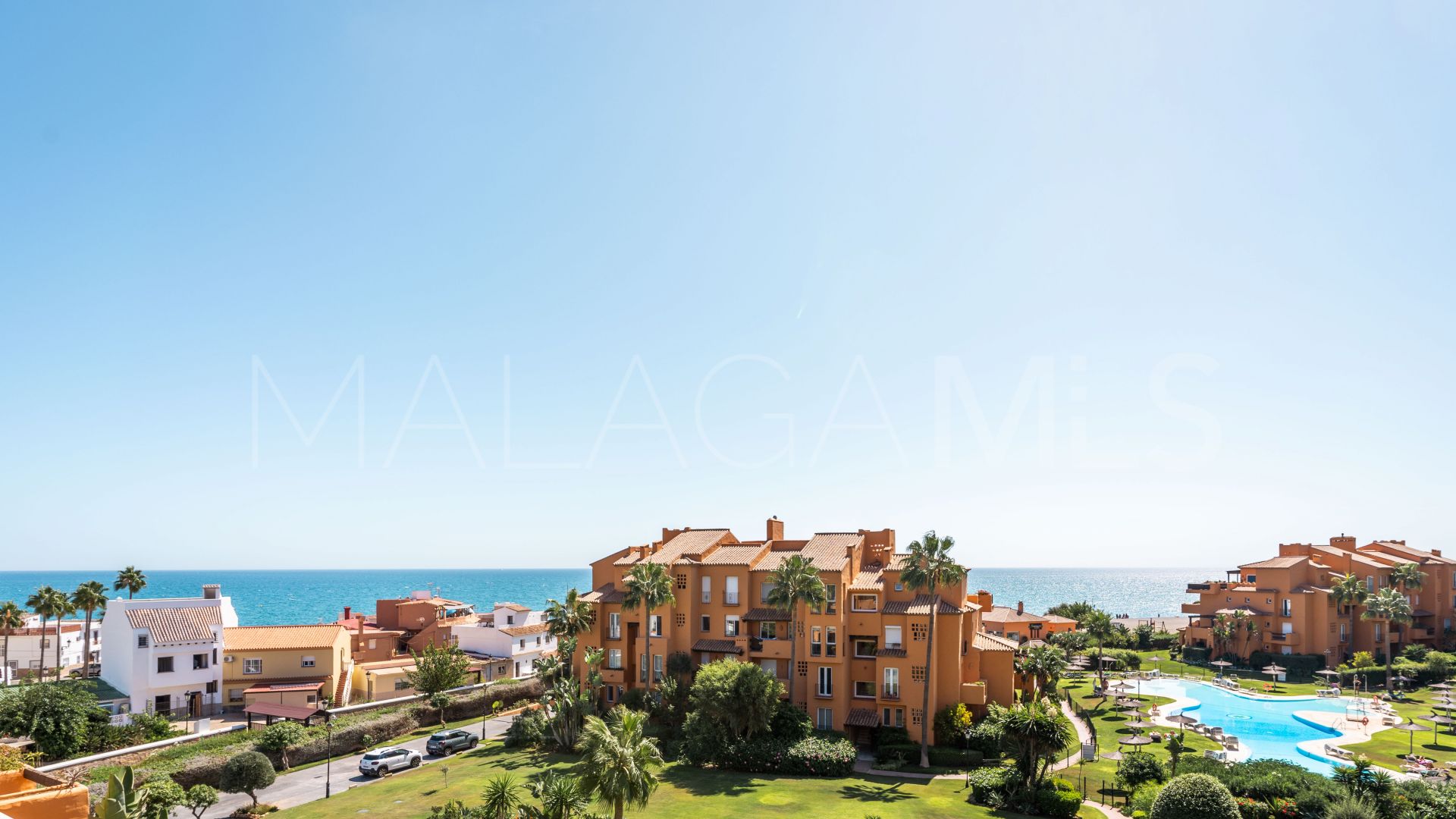 Duplex penthouse in La Duquesa for sale