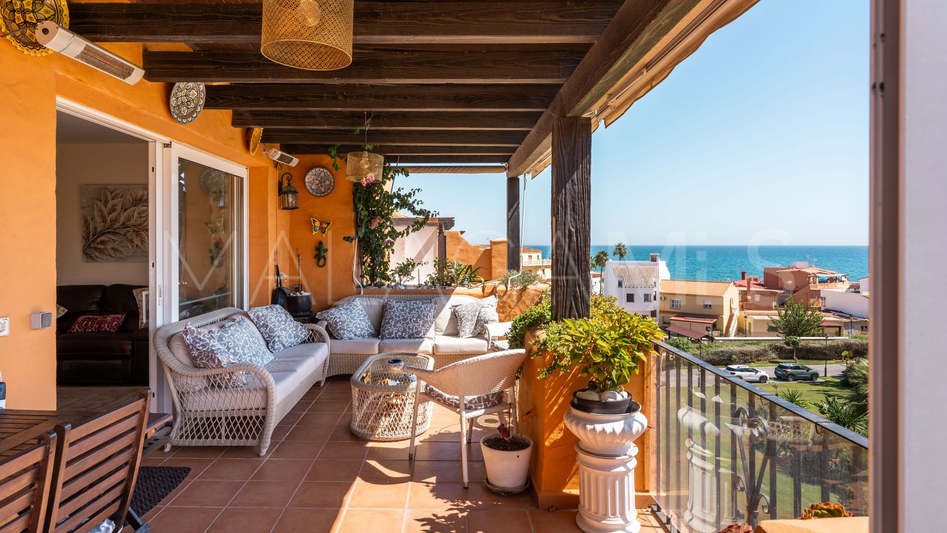 Duplex penthouse in La Duquesa for sale