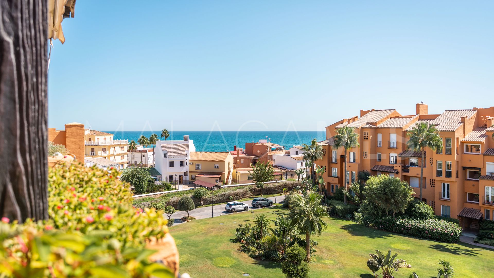 Duplex penthouse in La Duquesa for sale