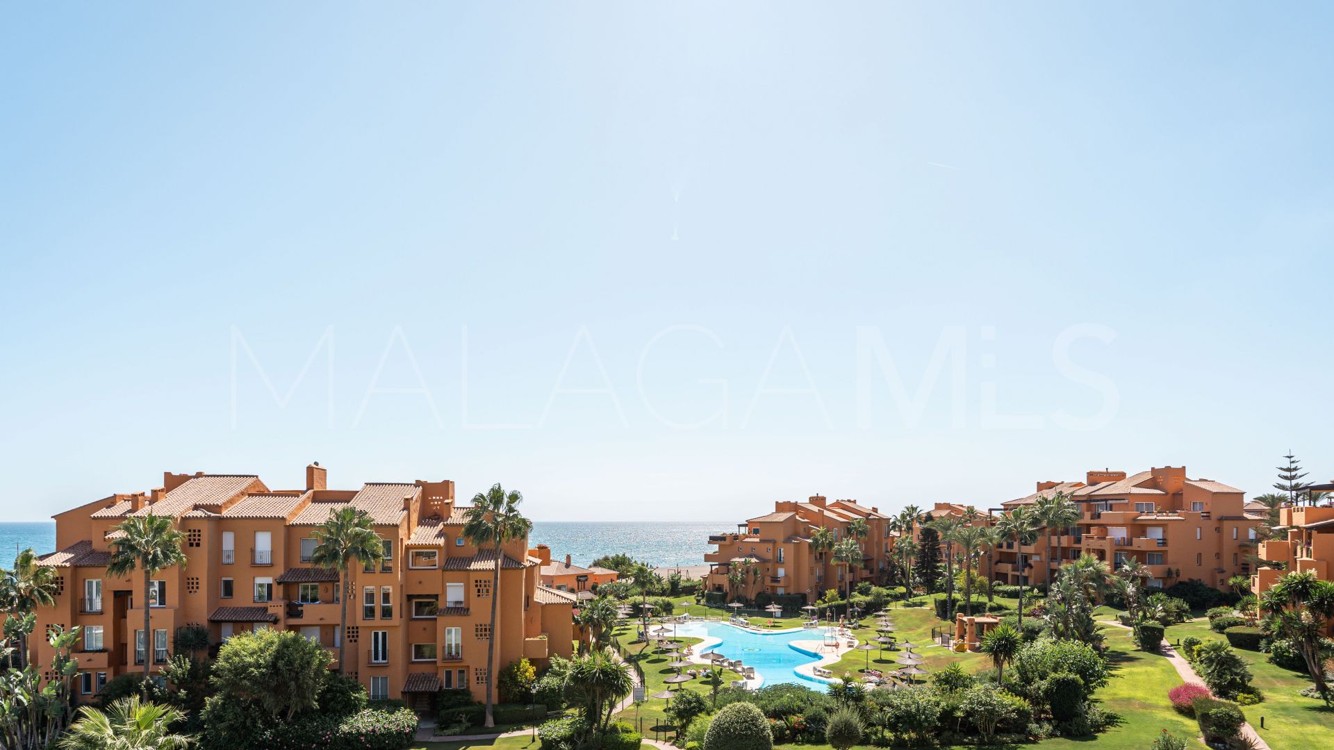 Duplex penthouse in La Duquesa for sale