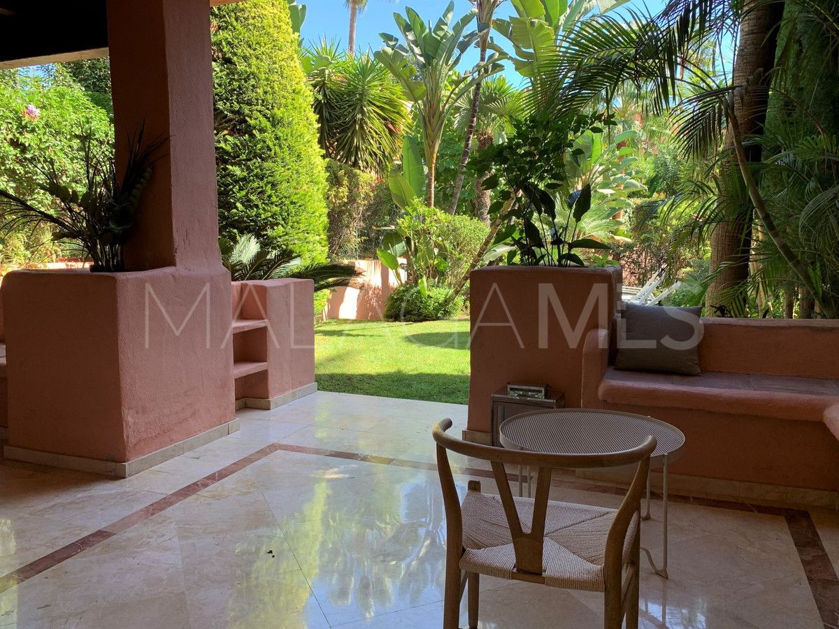 5 bedrooms town house in Marbella City for sale