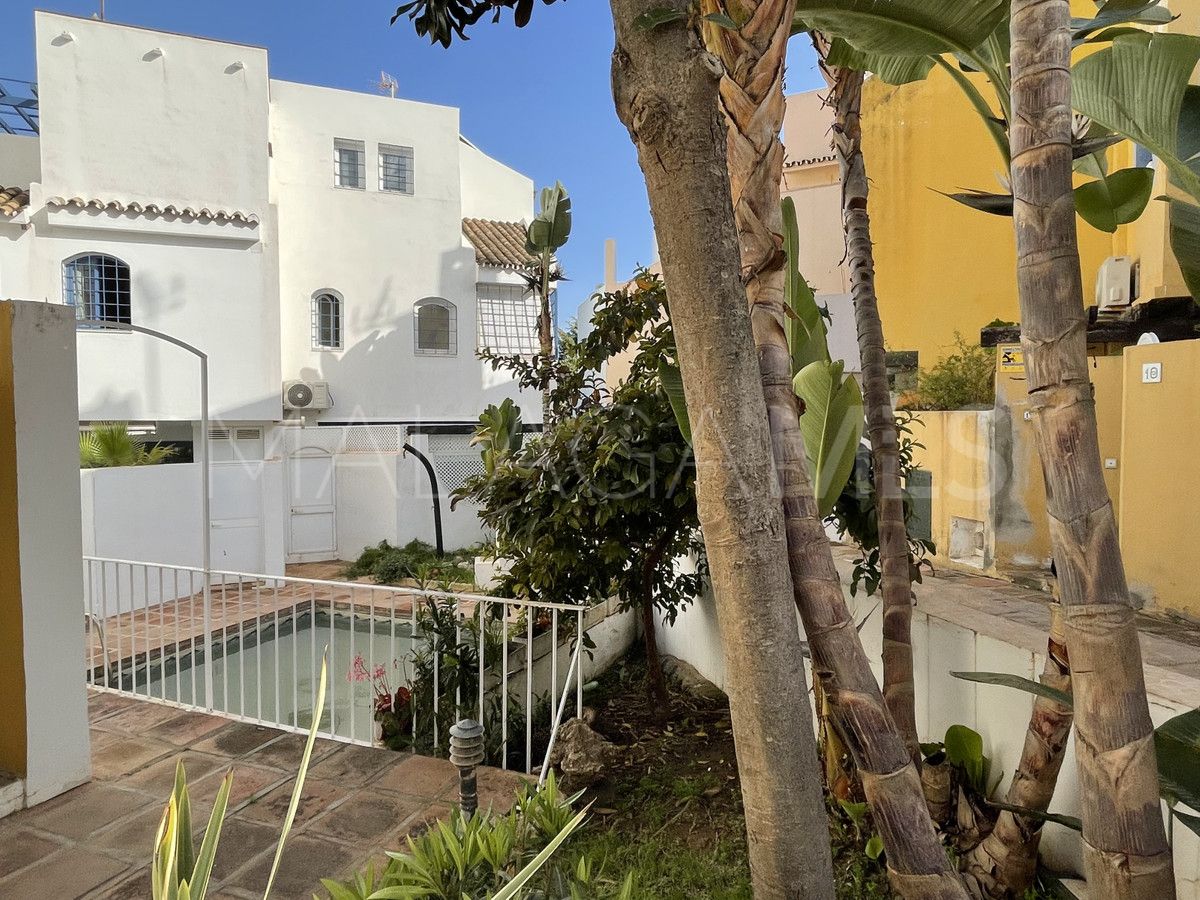 For sale Nueva Andalucia town house with 2 bedrooms