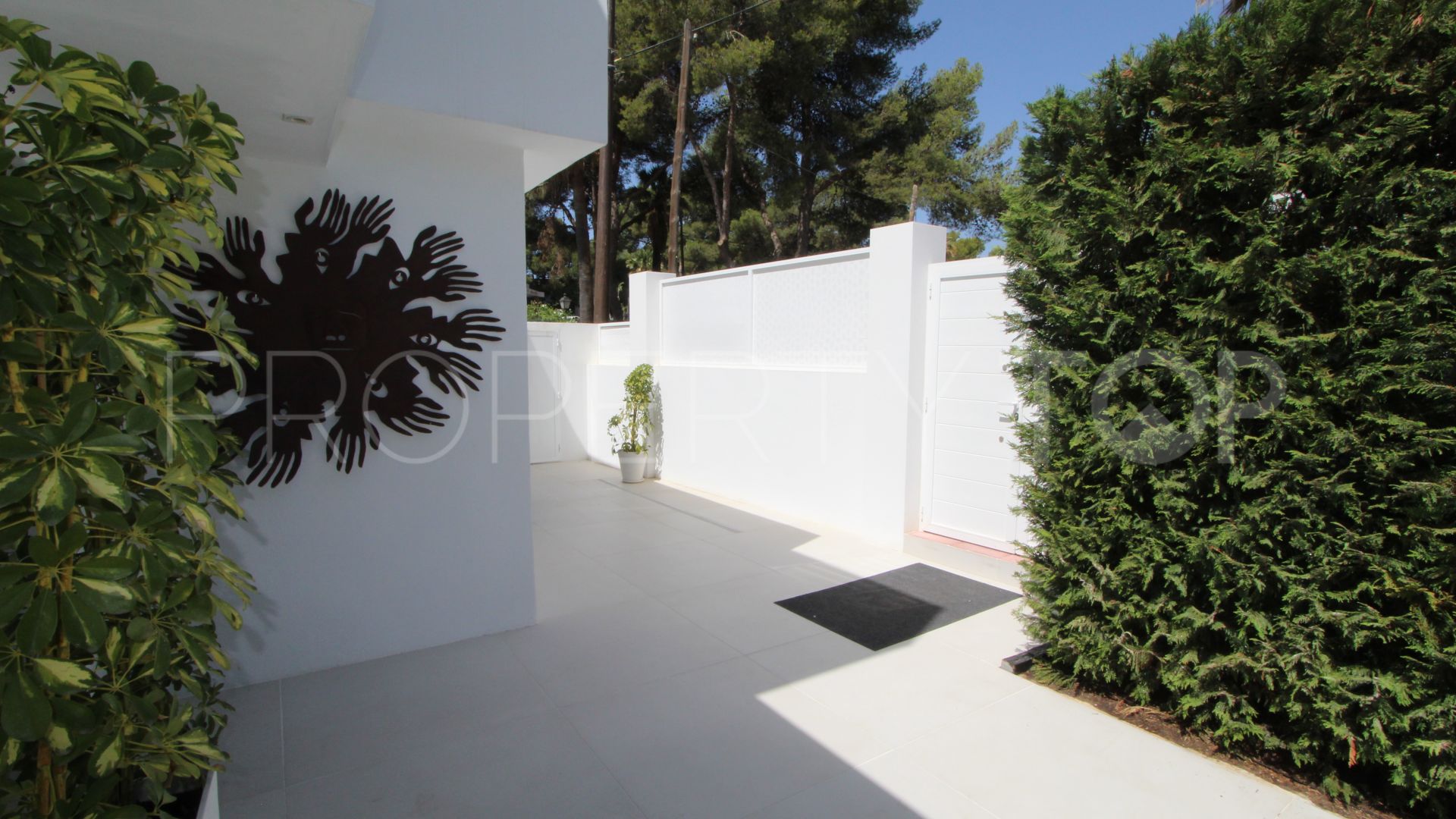 Nueva Andalucia semi detached villa for sale