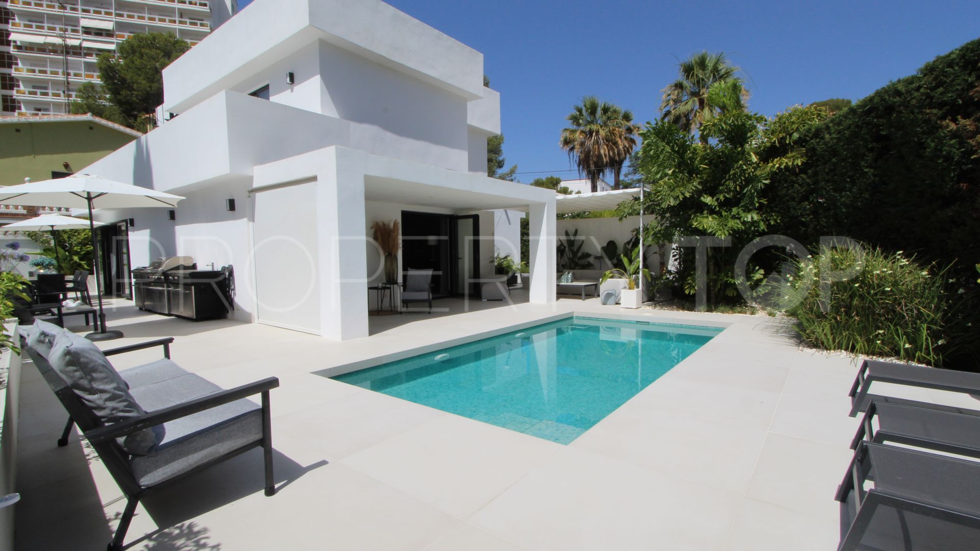 Nueva Andalucia semi detached villa for sale